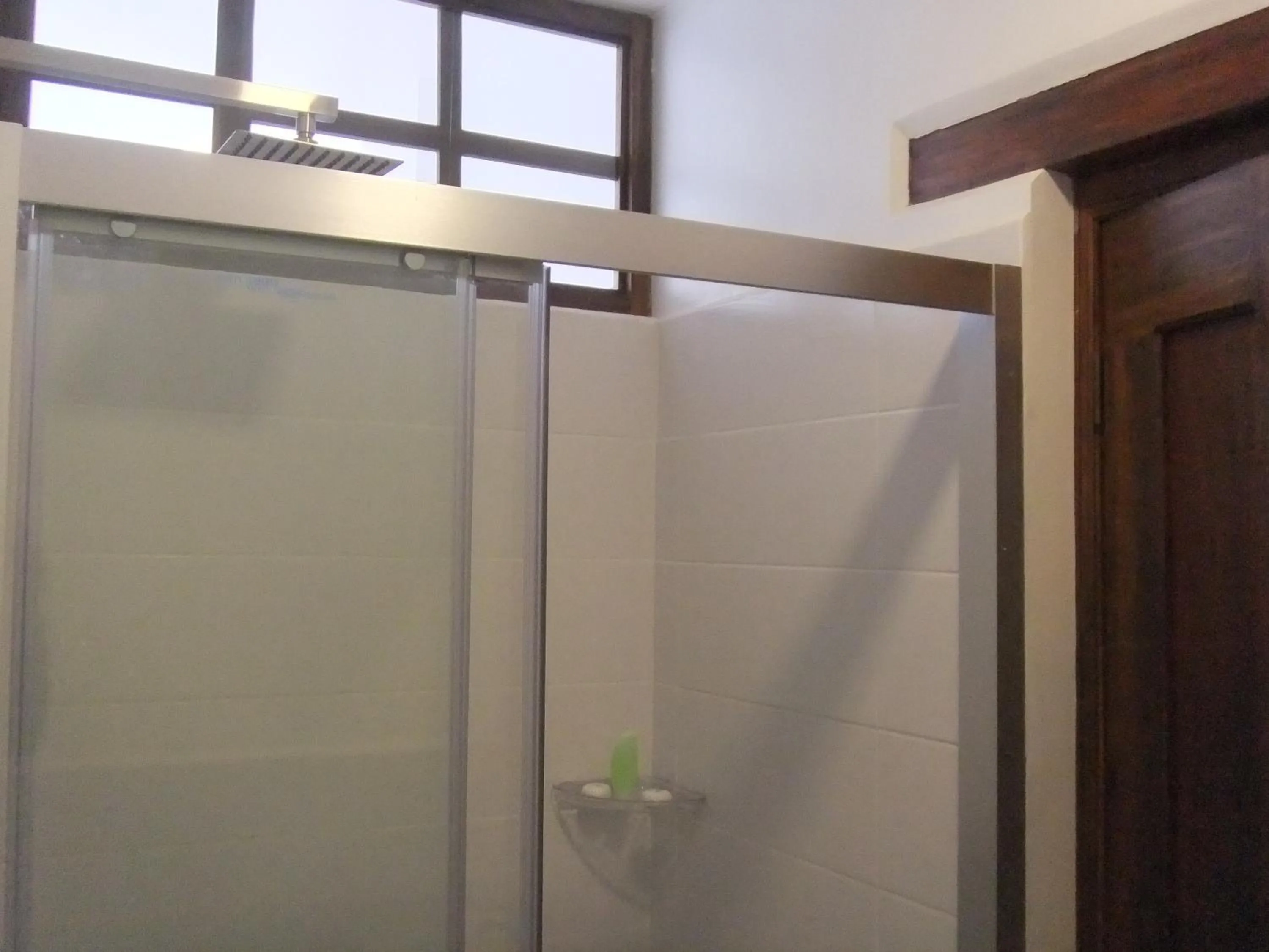 Shower in Hotel Casa Ecuatreasures Centro Historico