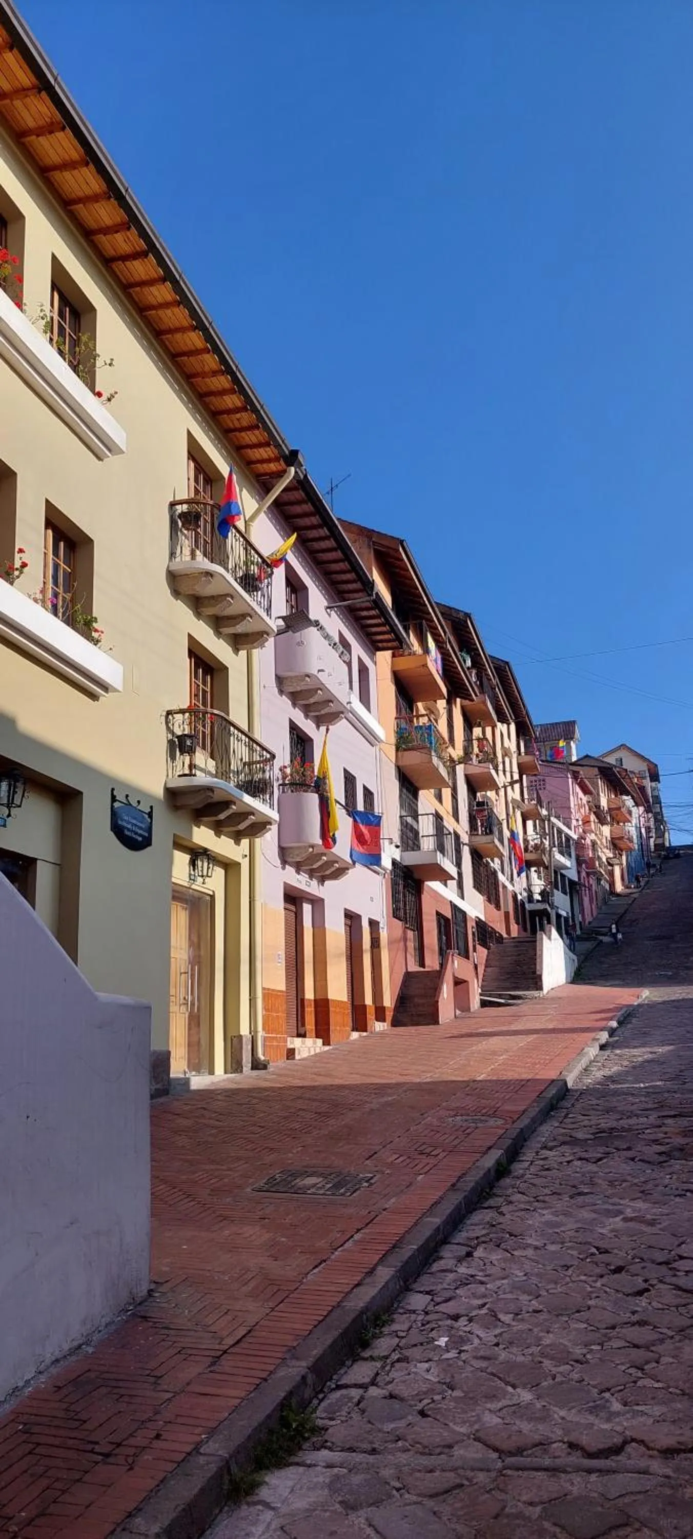 Property building in Hotel Casa Ecuatreasures Centro Historico