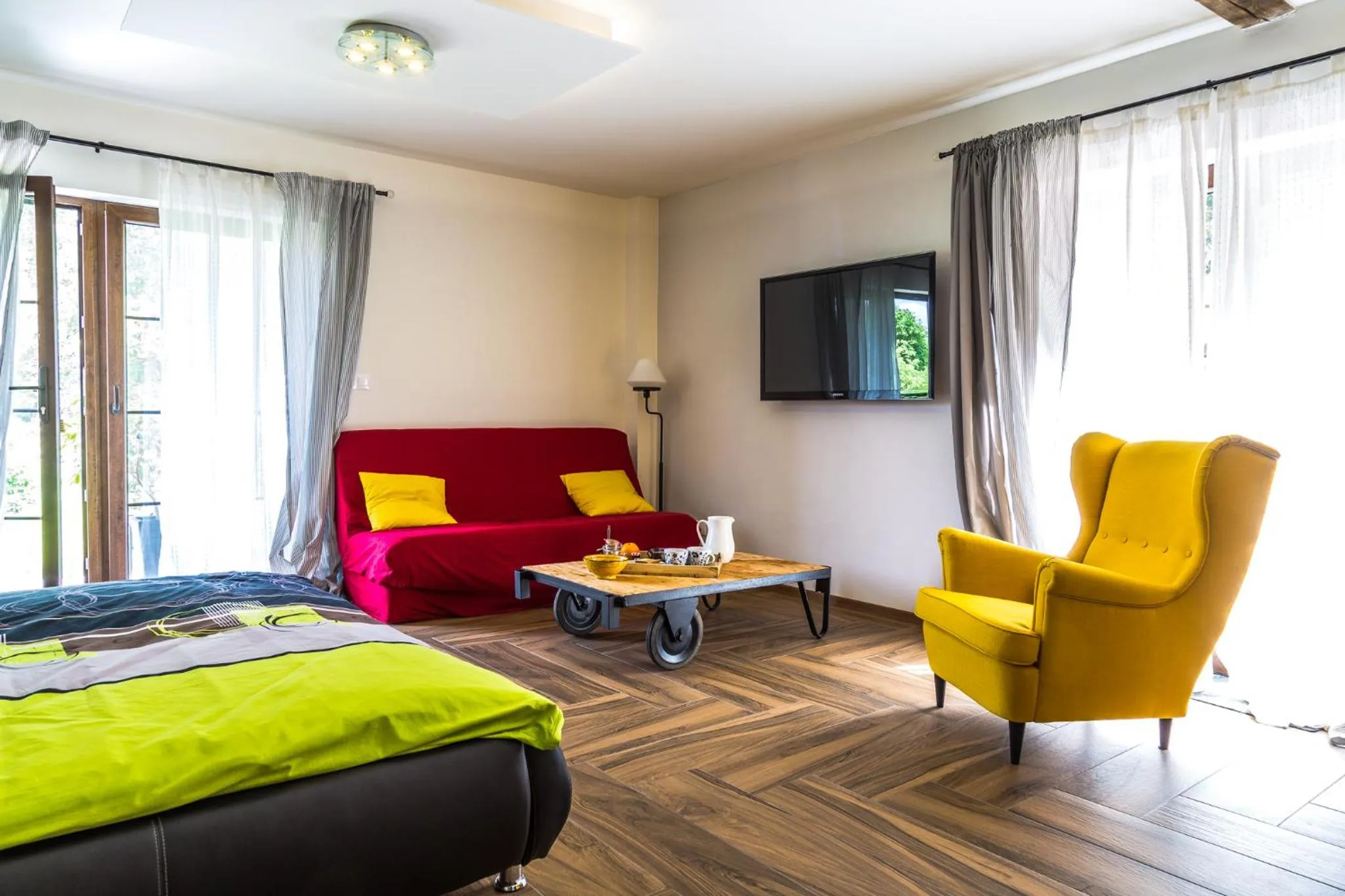 Photo of the whole room in Barvicka