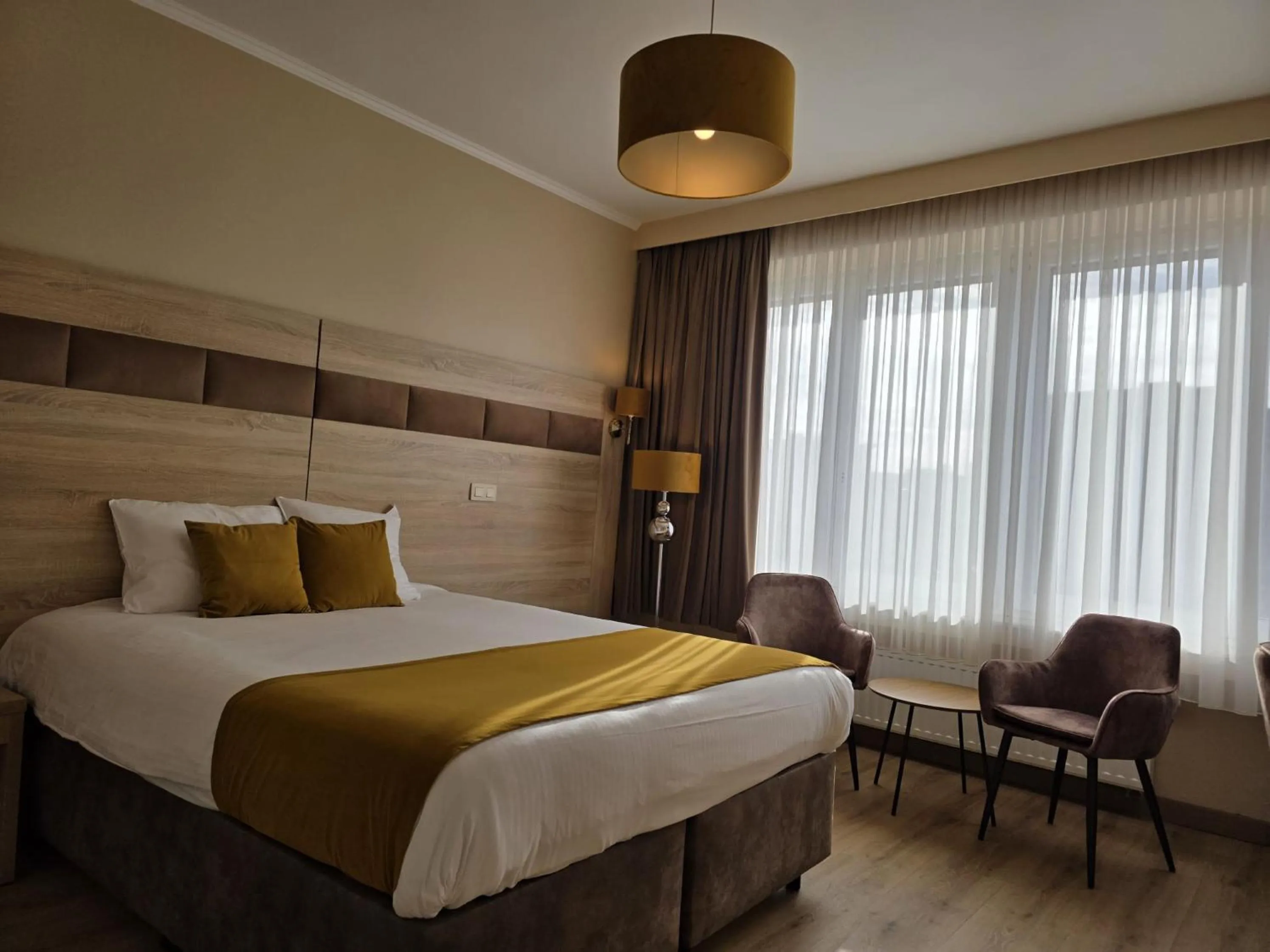 Bedroom, Bed in Hotel de France