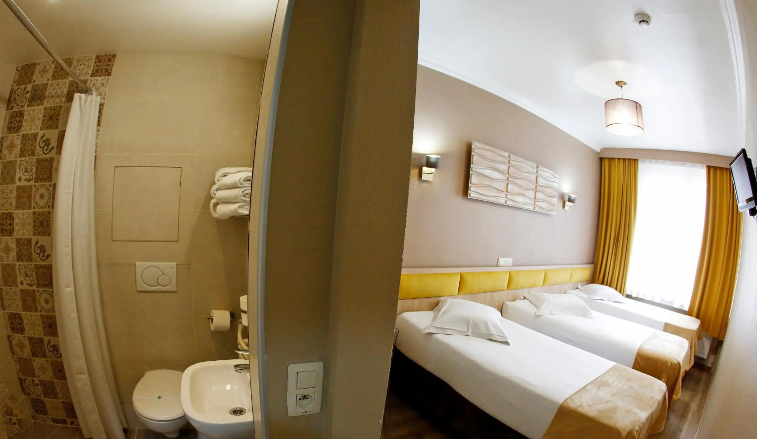 Bedroom, Bed in Hotel de France