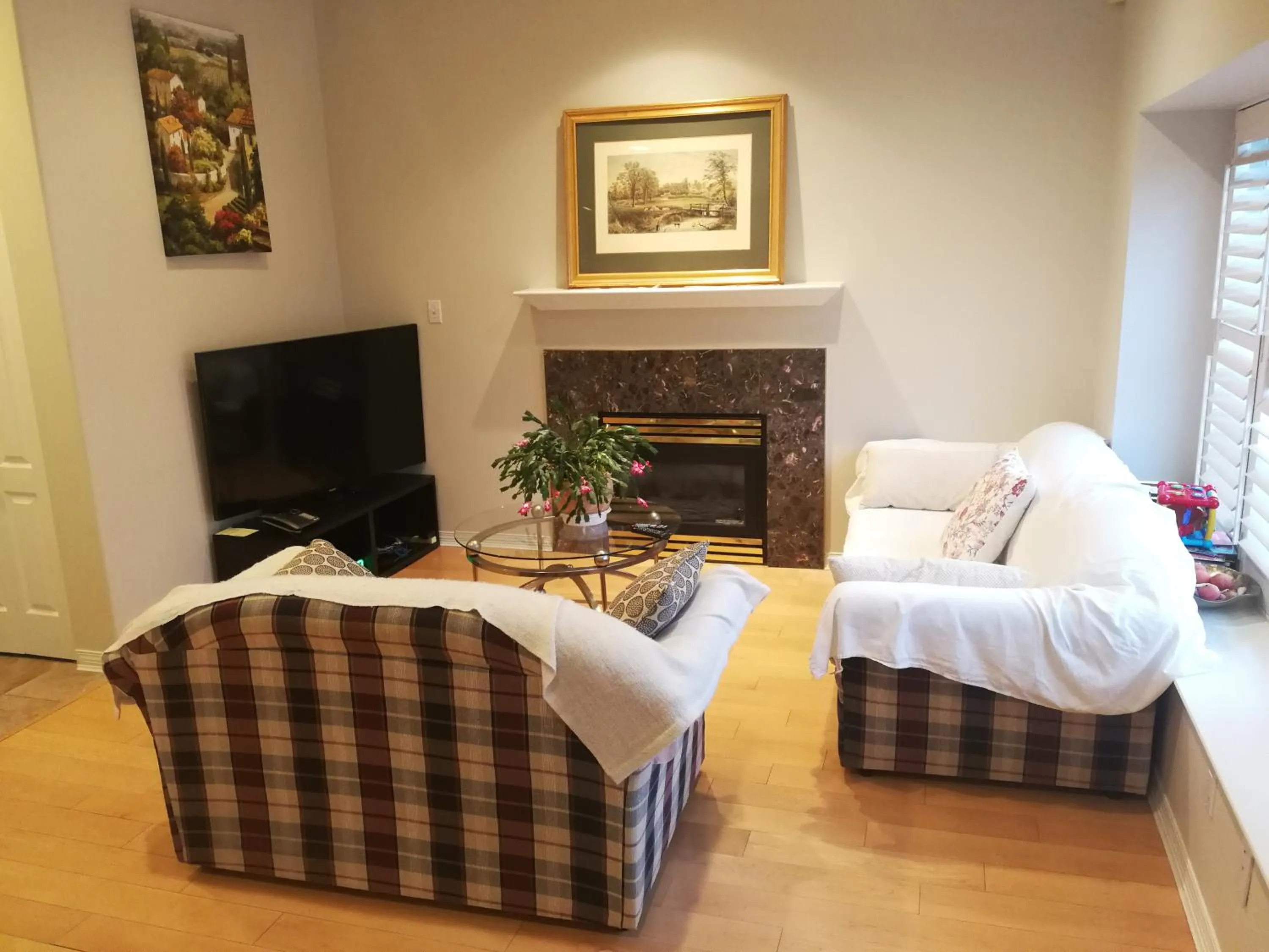 Bed in Marpole Guest House