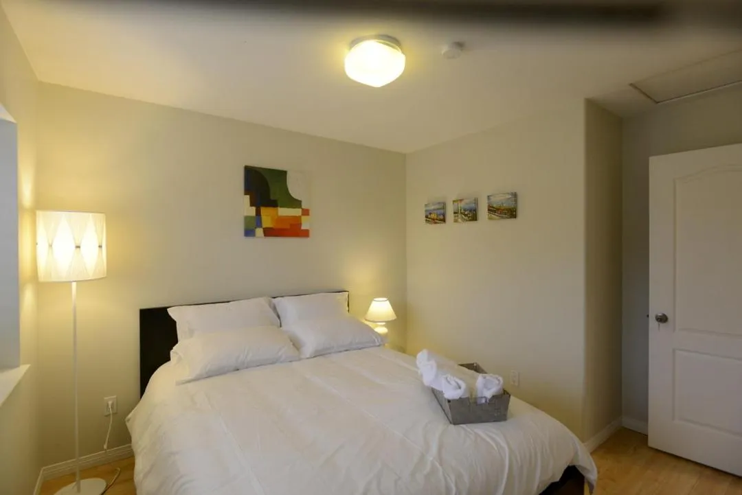 Bed in Marpole Guest House