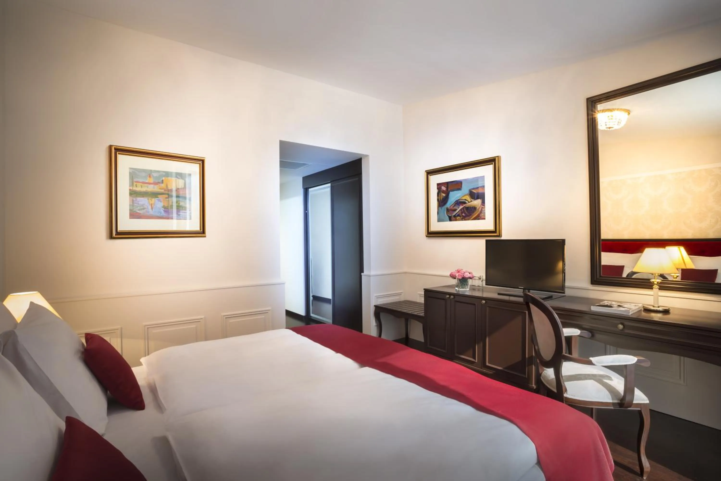 Bedroom, Bed in Hotel Kvarner - Liburnia