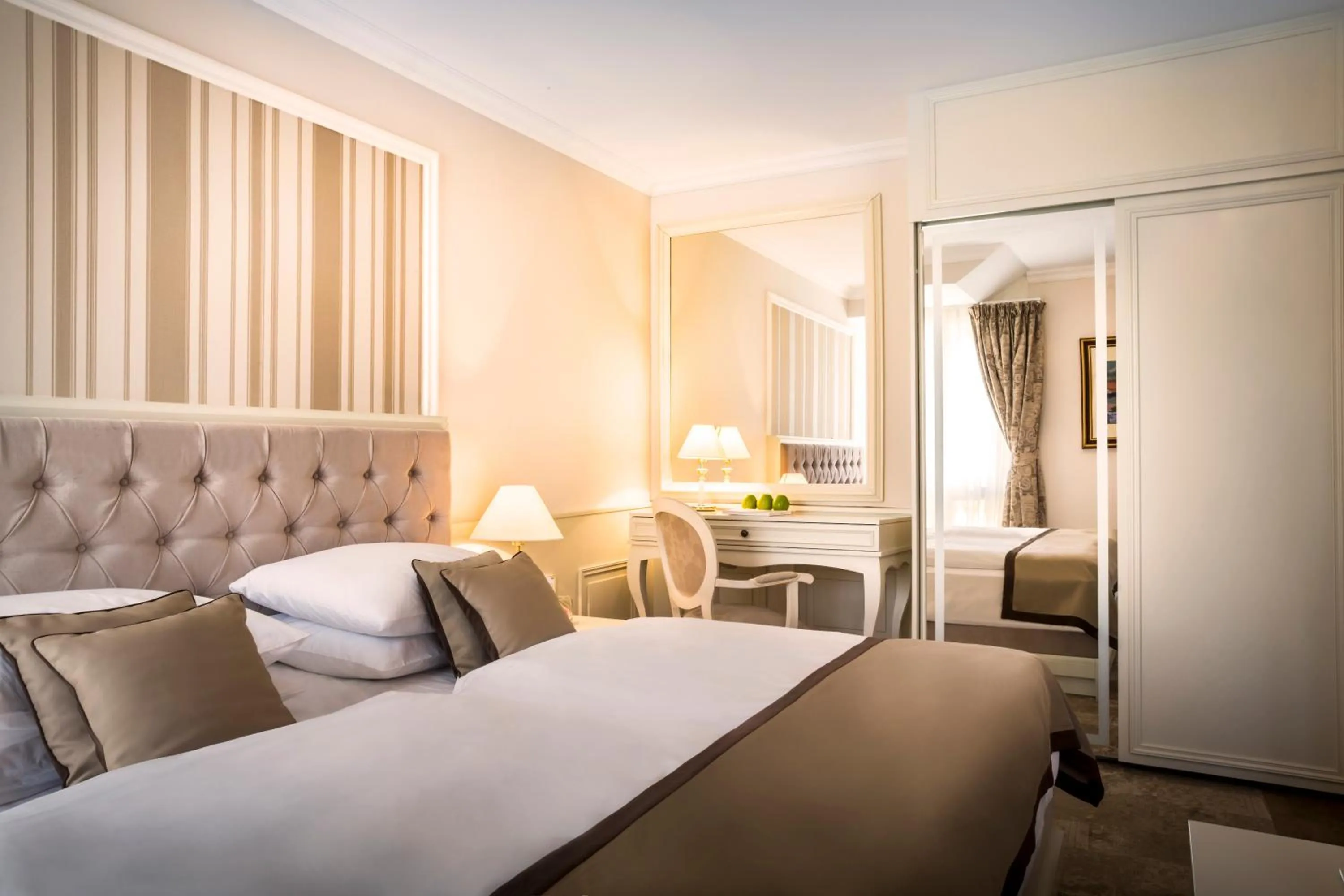 Bedroom, Bed in Hotel Kvarner - Liburnia