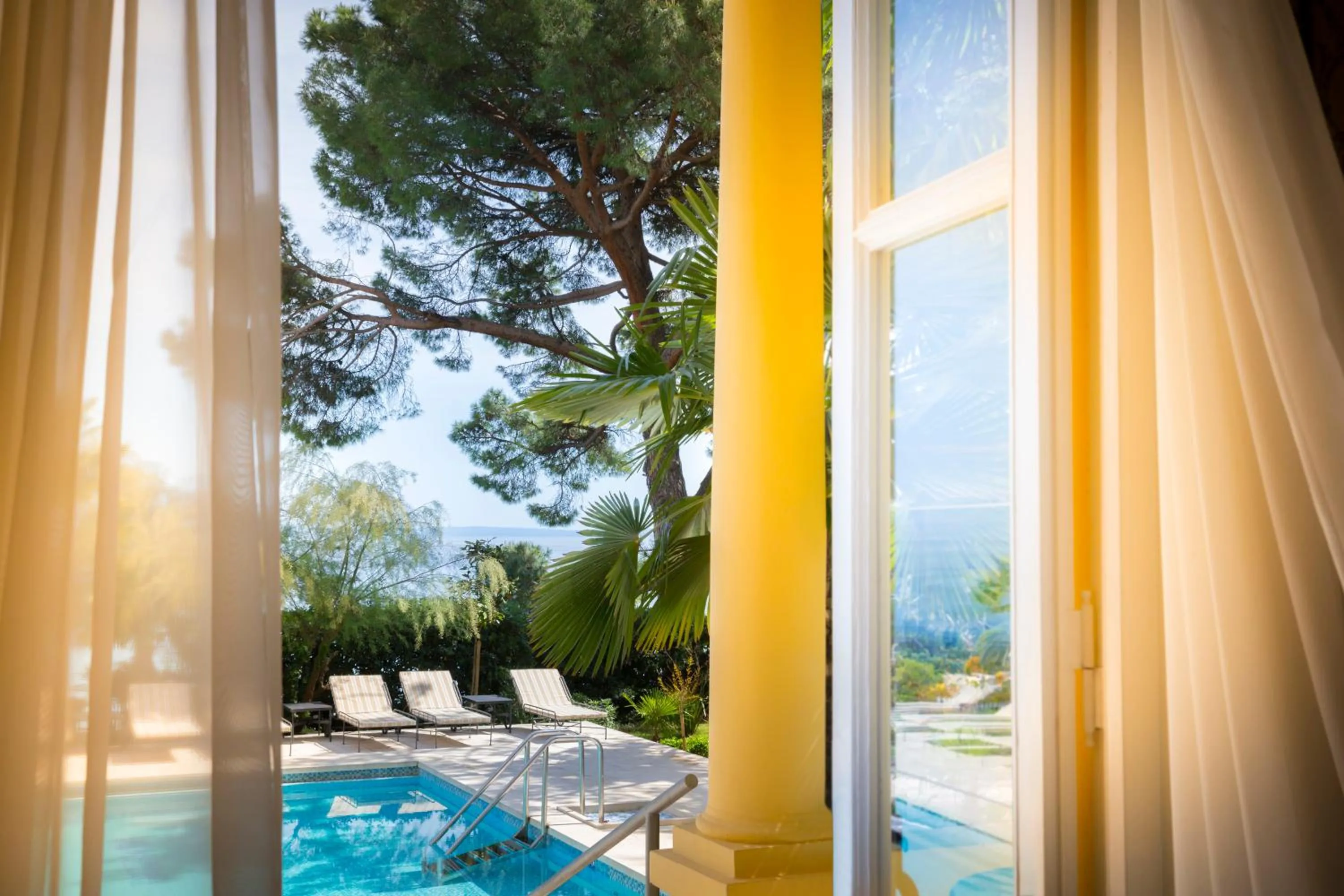 Swimming pool in Hotel Kvarner - Liburnia