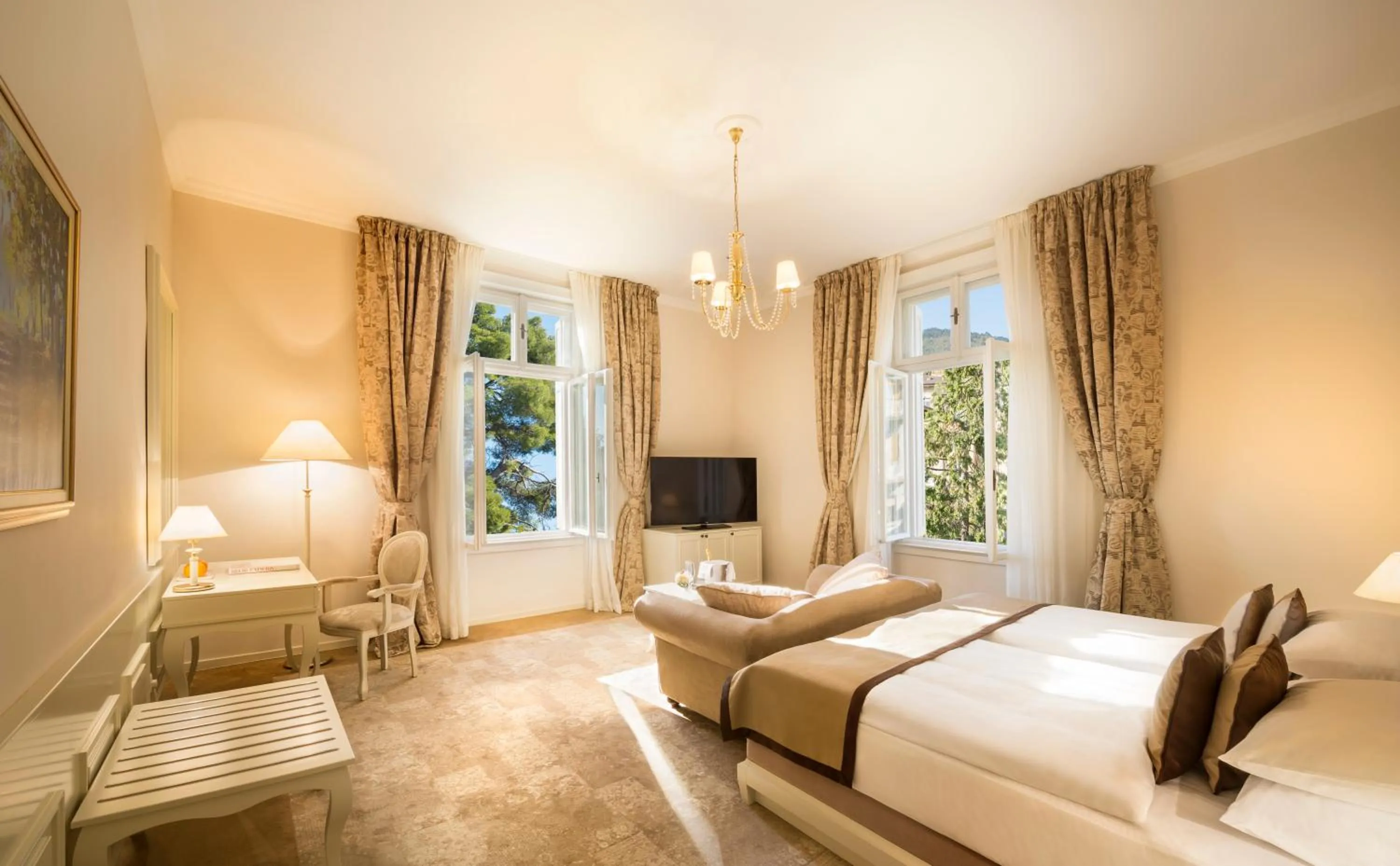 Bedroom, Bed in Hotel Kvarner - Liburnia