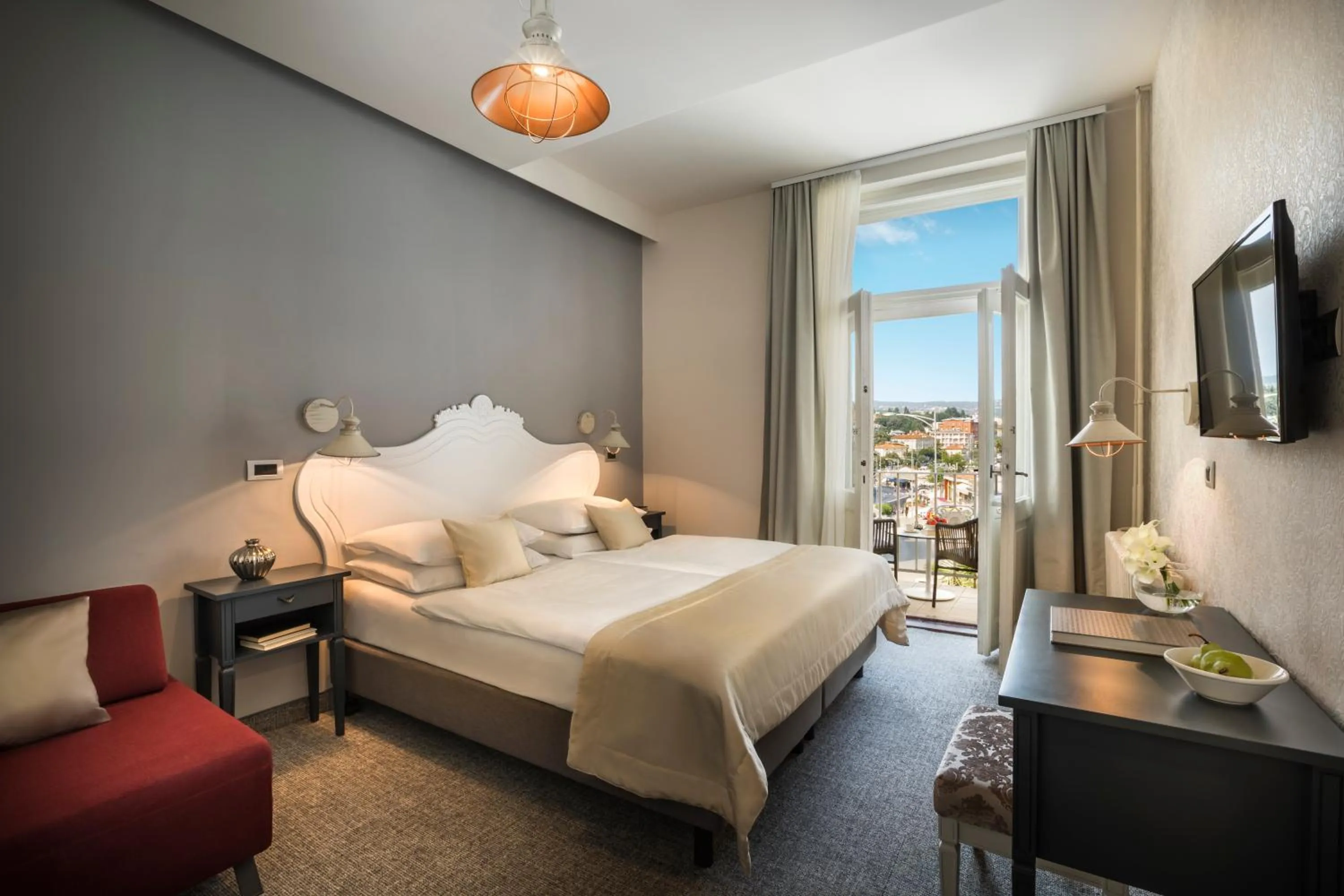 Bed in Hotel Lungomare Opatija - by Liburnia Hotels & Villas