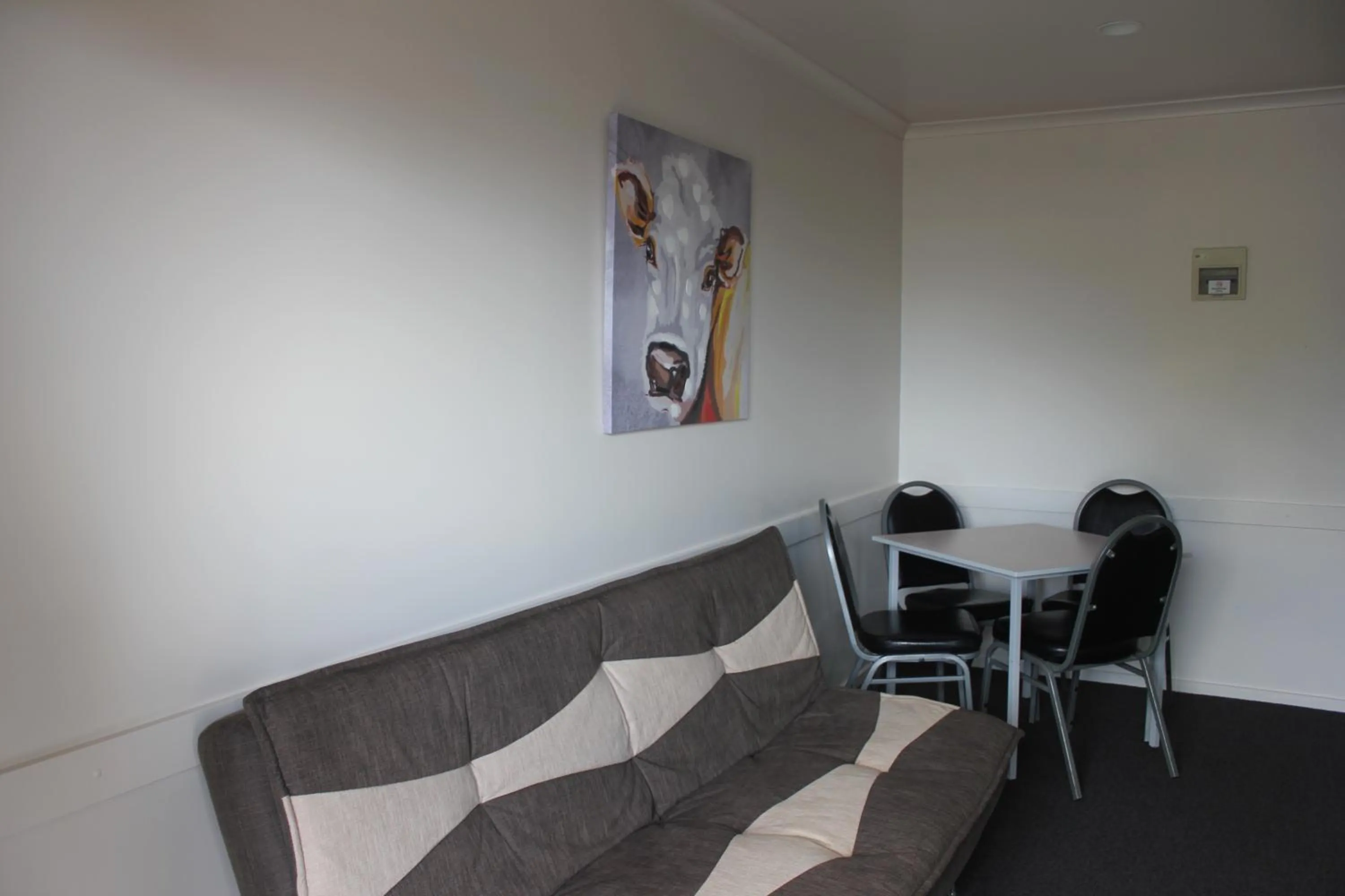 Seating area in Kiwi Court Motel