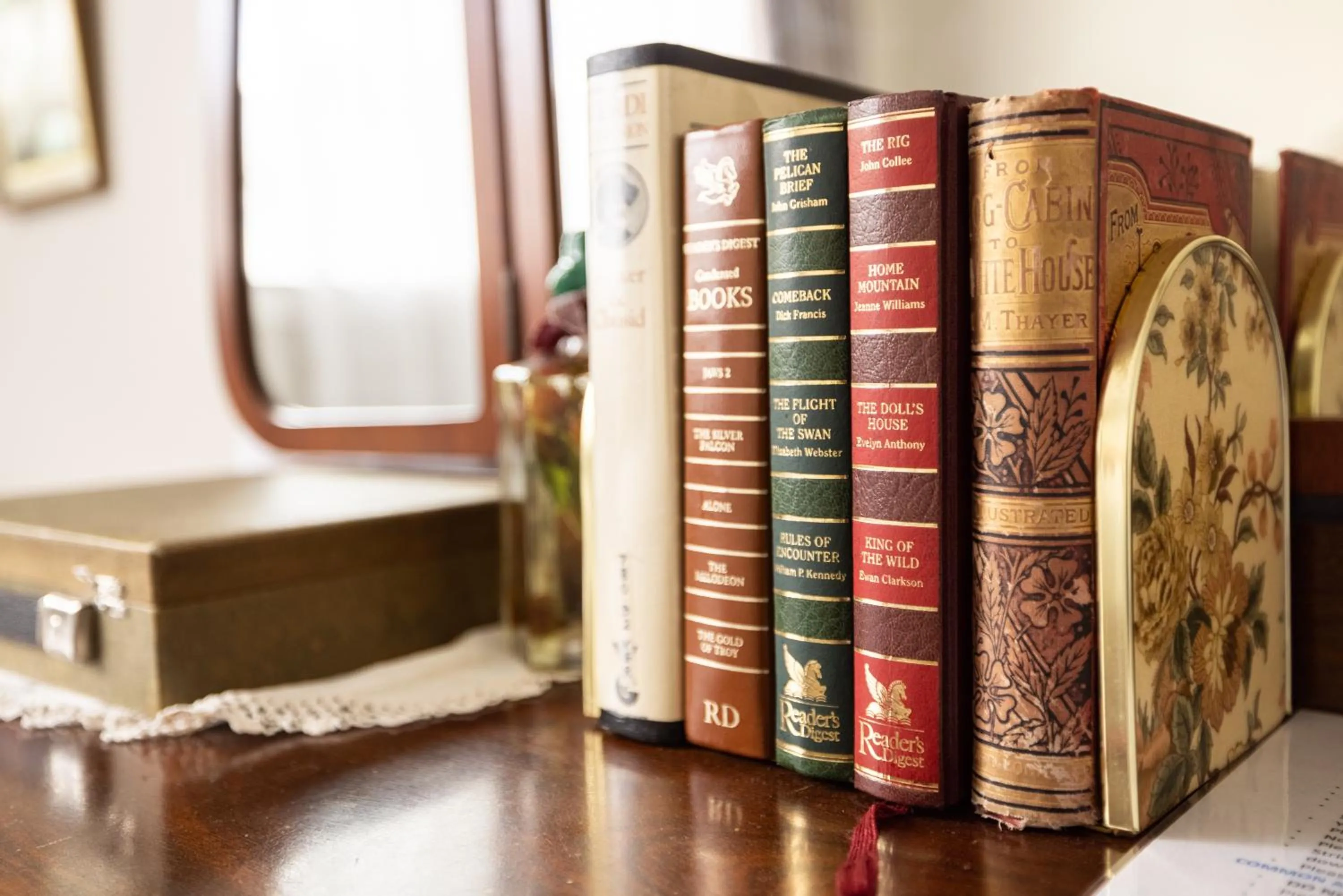 Decorative detail in Oamaru Backpackers