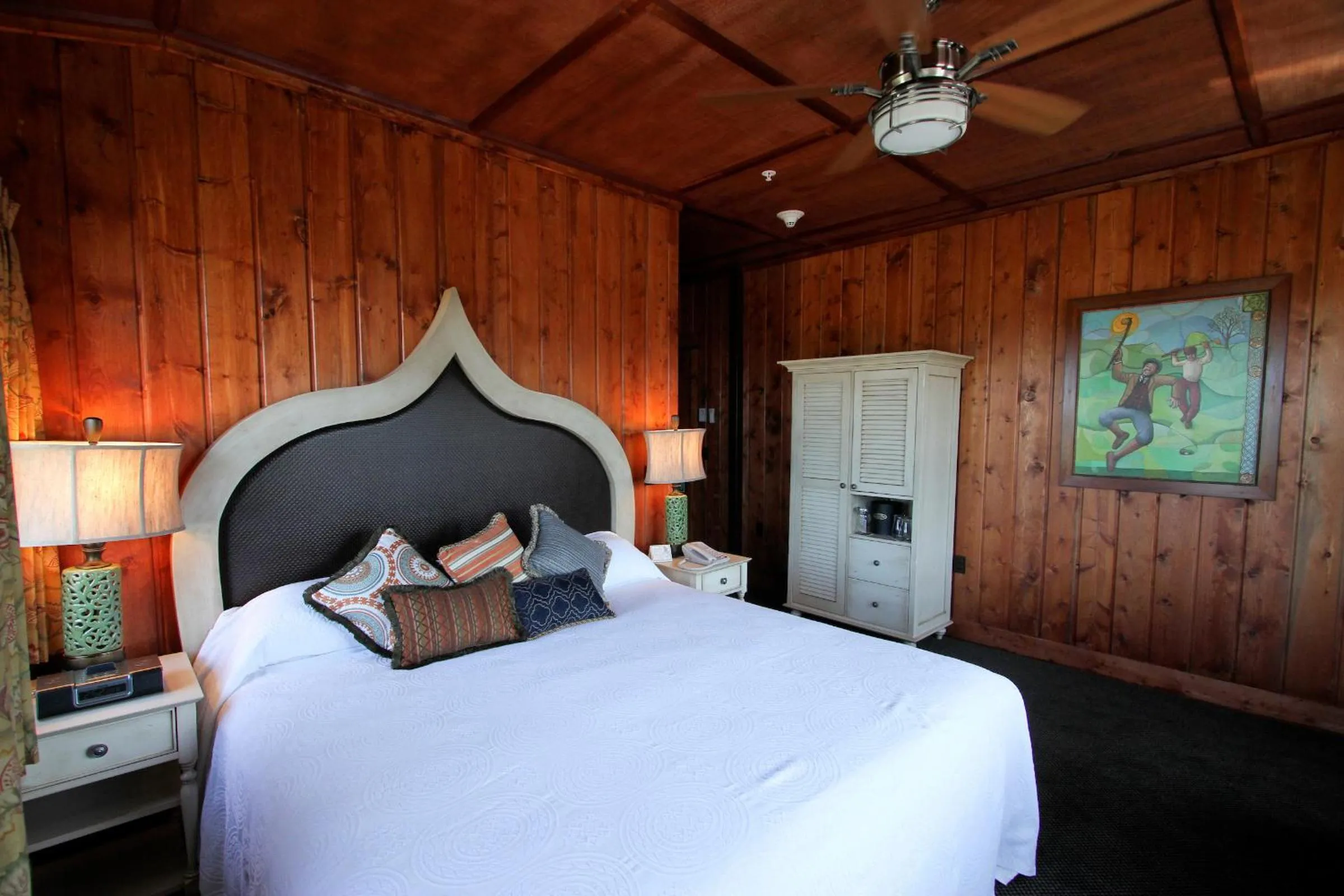 Photo of the whole room, Bed in McMenamins Gearhart Hotel