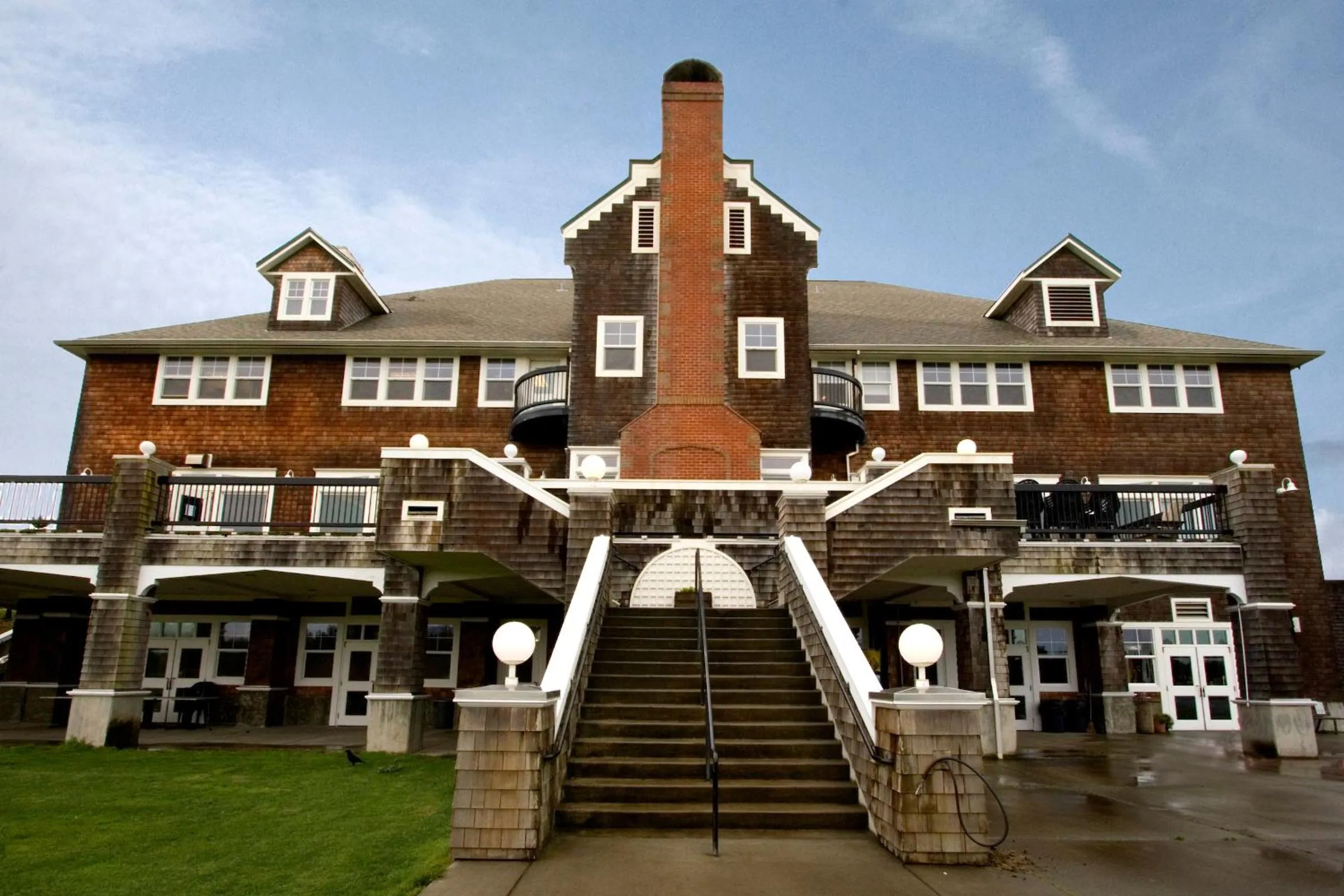 Property building in McMenamins Gearhart Hotel