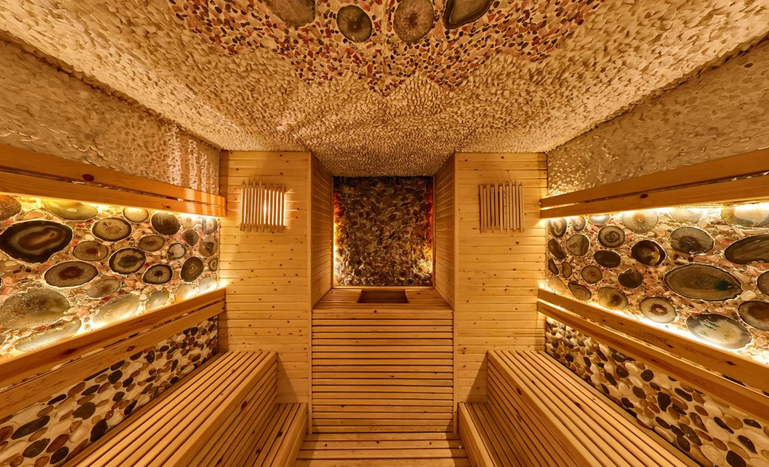 Sauna in Le Indochina Hotel