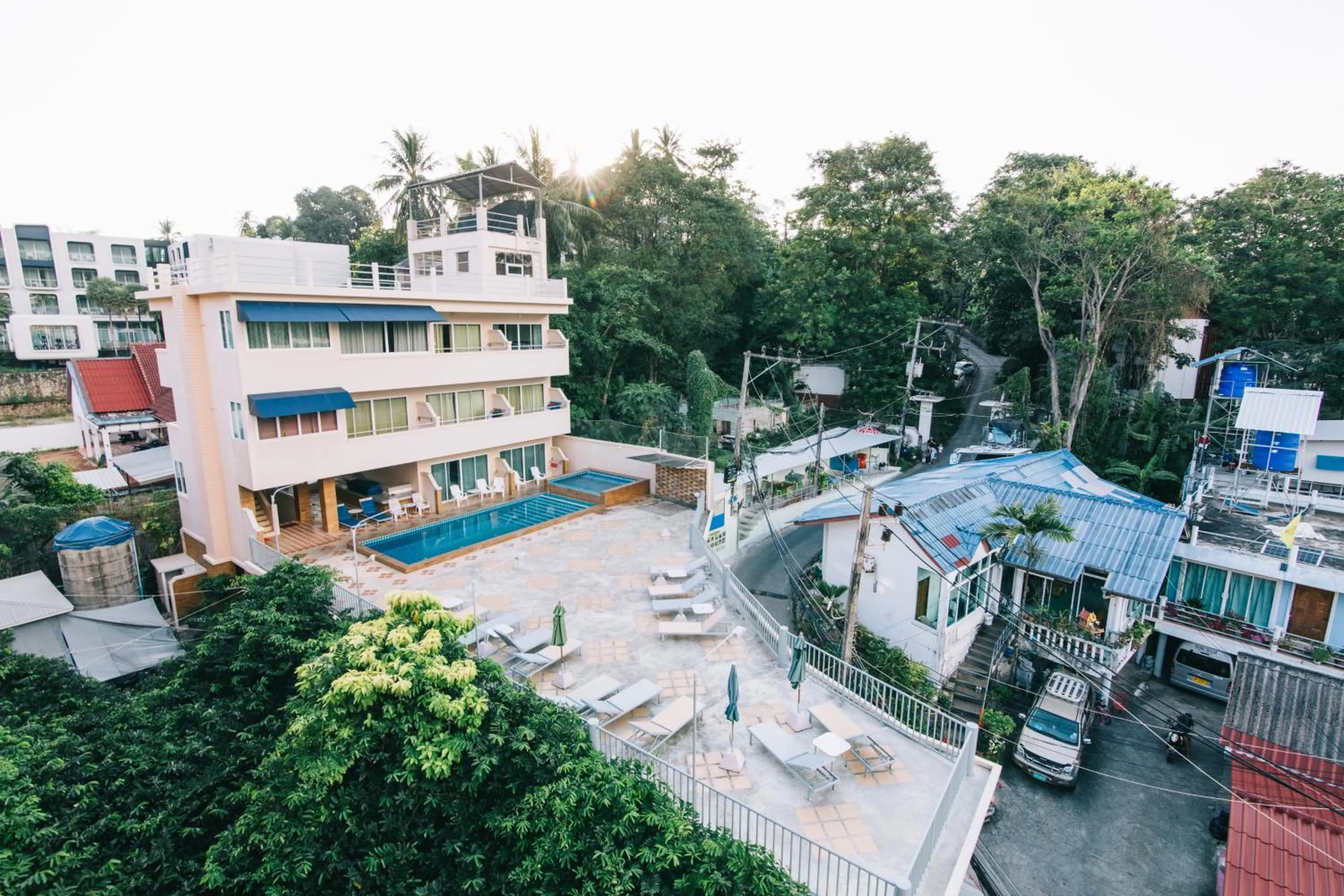 Swimming pool in Kata Sun Beach Hotel