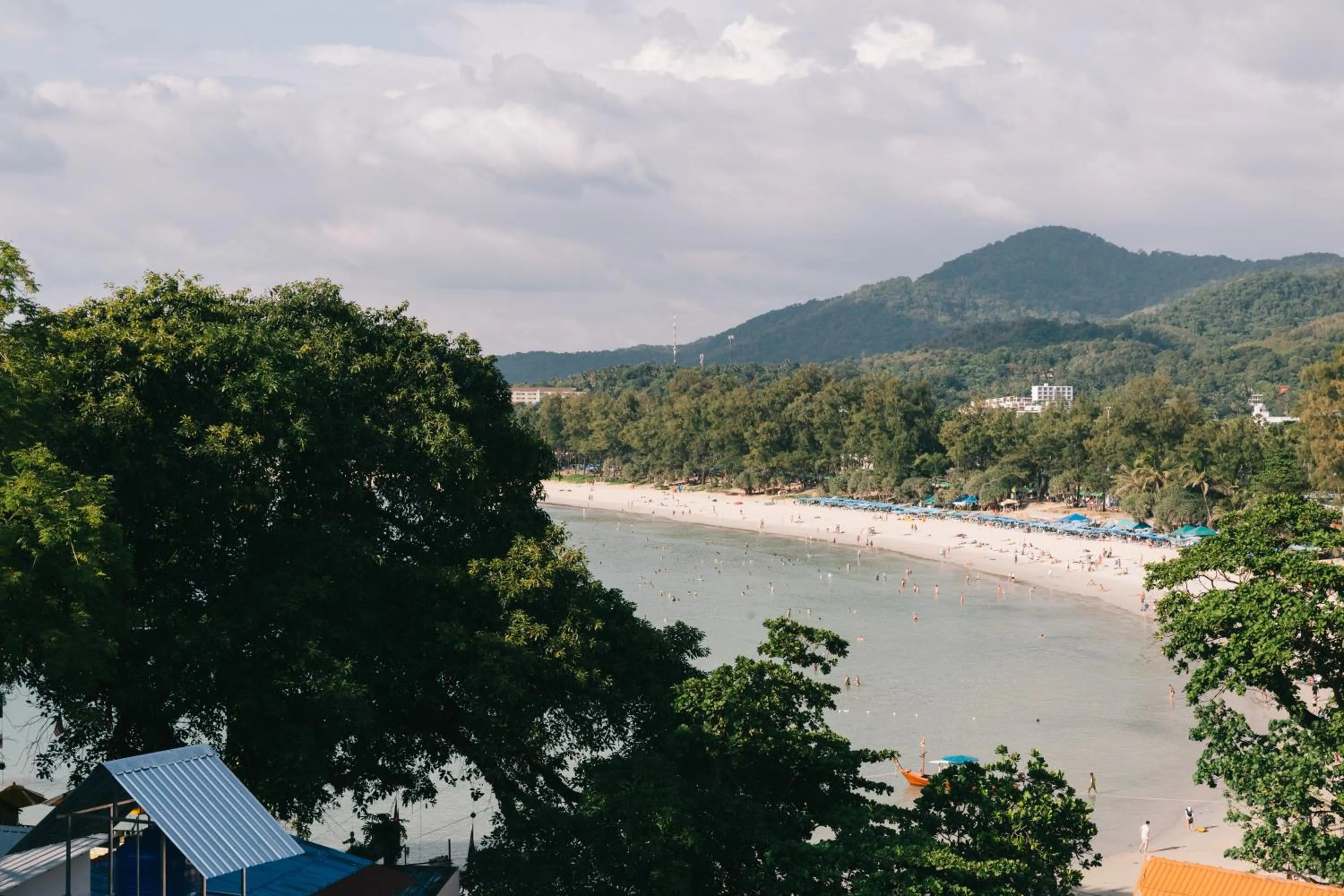 Beach in Kata Sun Beach Hotel
