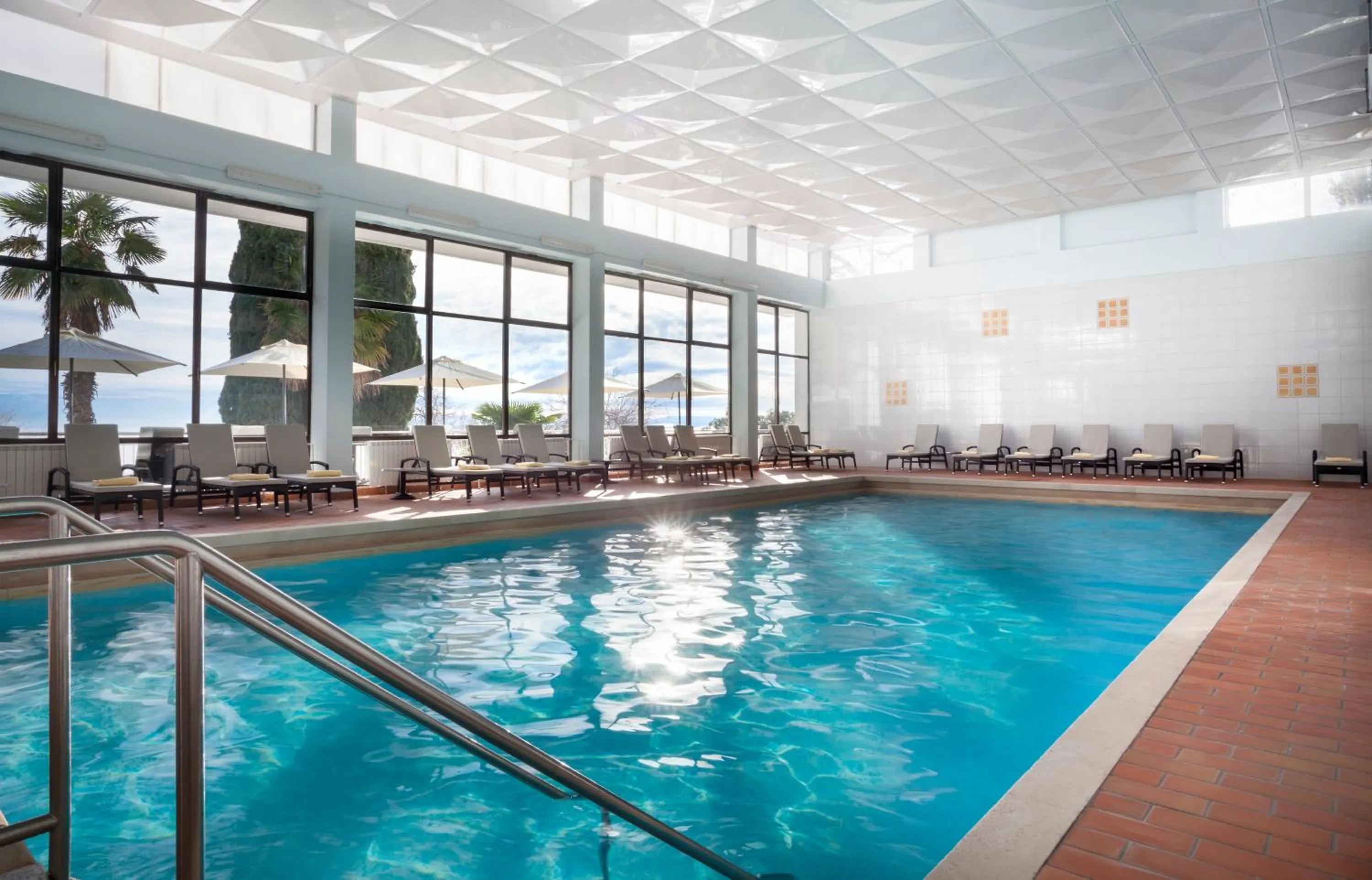Swimming pool in Hotel Kristal - by Liburnia Hotels & Villas