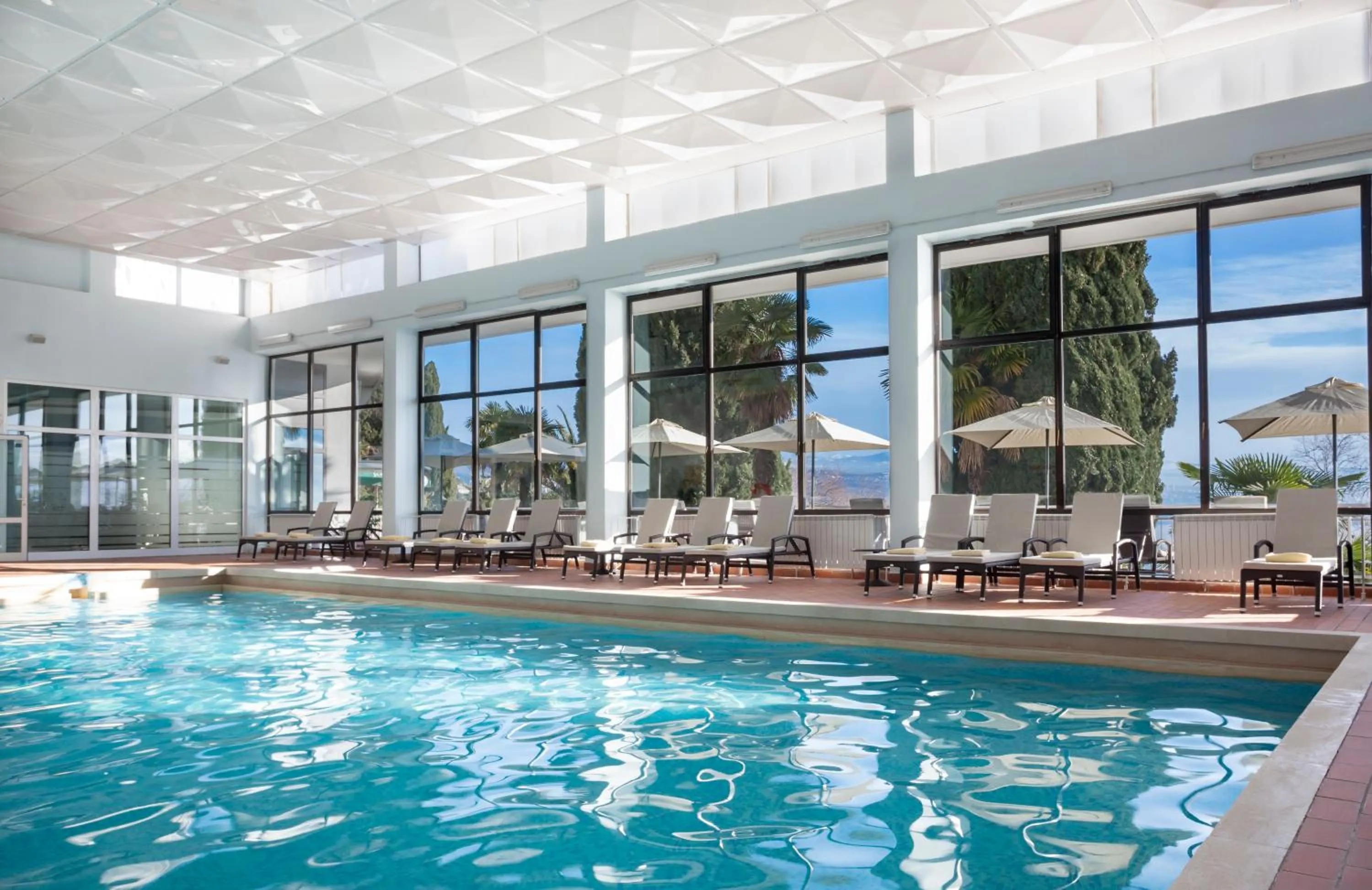 Swimming pool in Hotel Kristal - by Liburnia Hotels & Villas