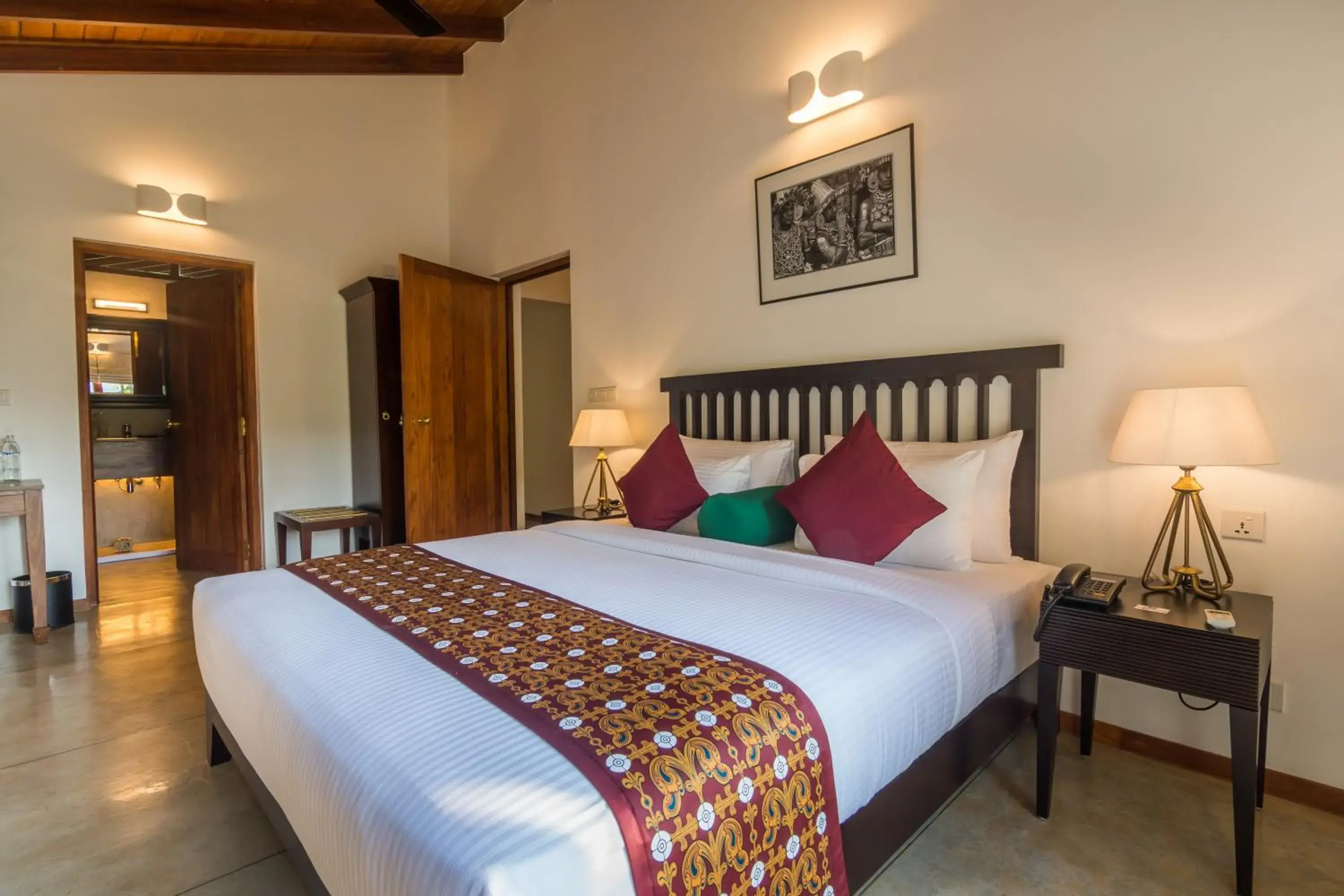 Deluxe Double or Twin Room with Garden View - single occupancy in Kings Pavilion Luxury Hotel Deluxe Double or Twin Room with Garden View - single occupancy in Kings Pavilion Luxury Hotel