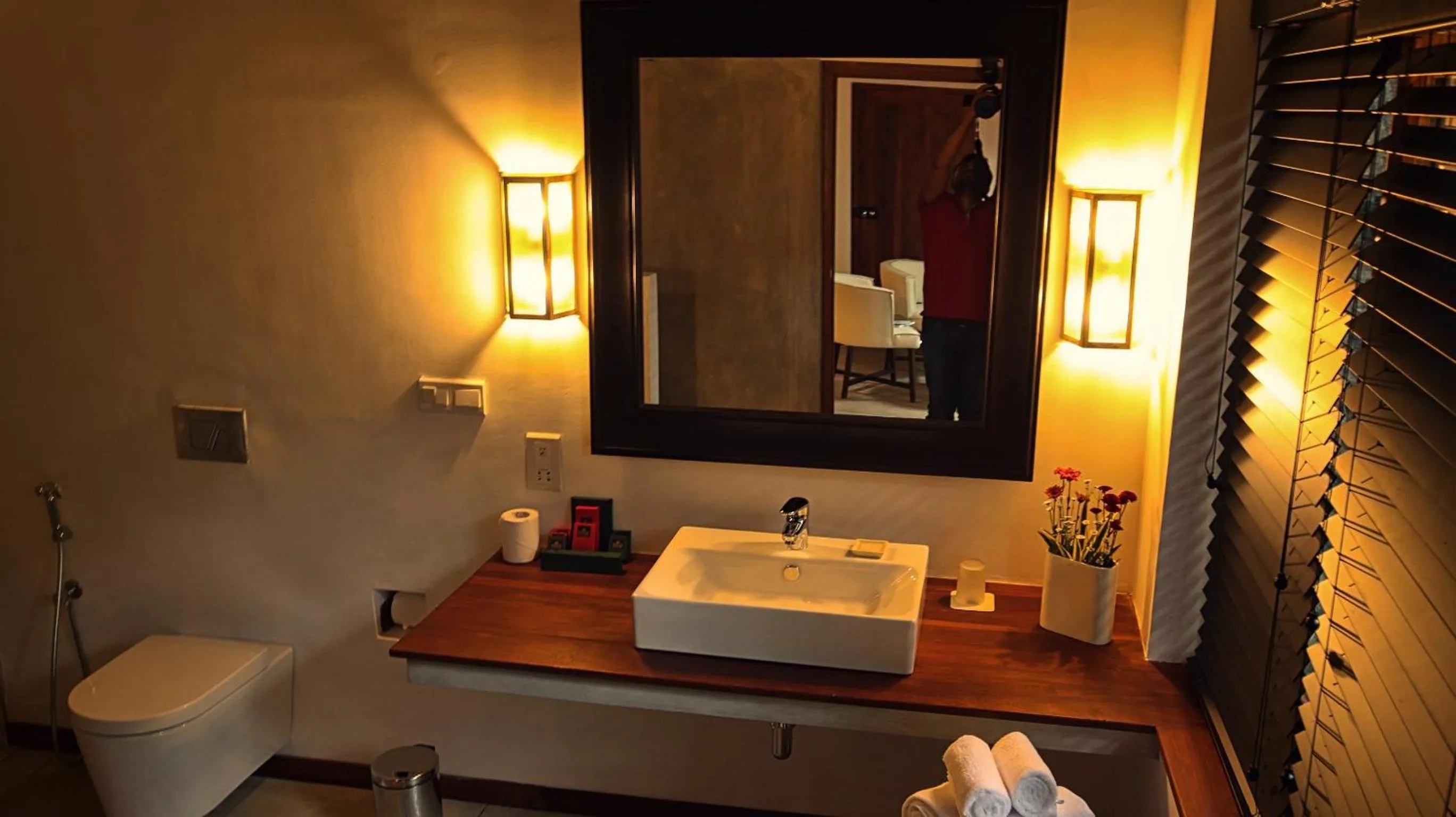 Toilet in Kings Pavilion Luxury Hotel