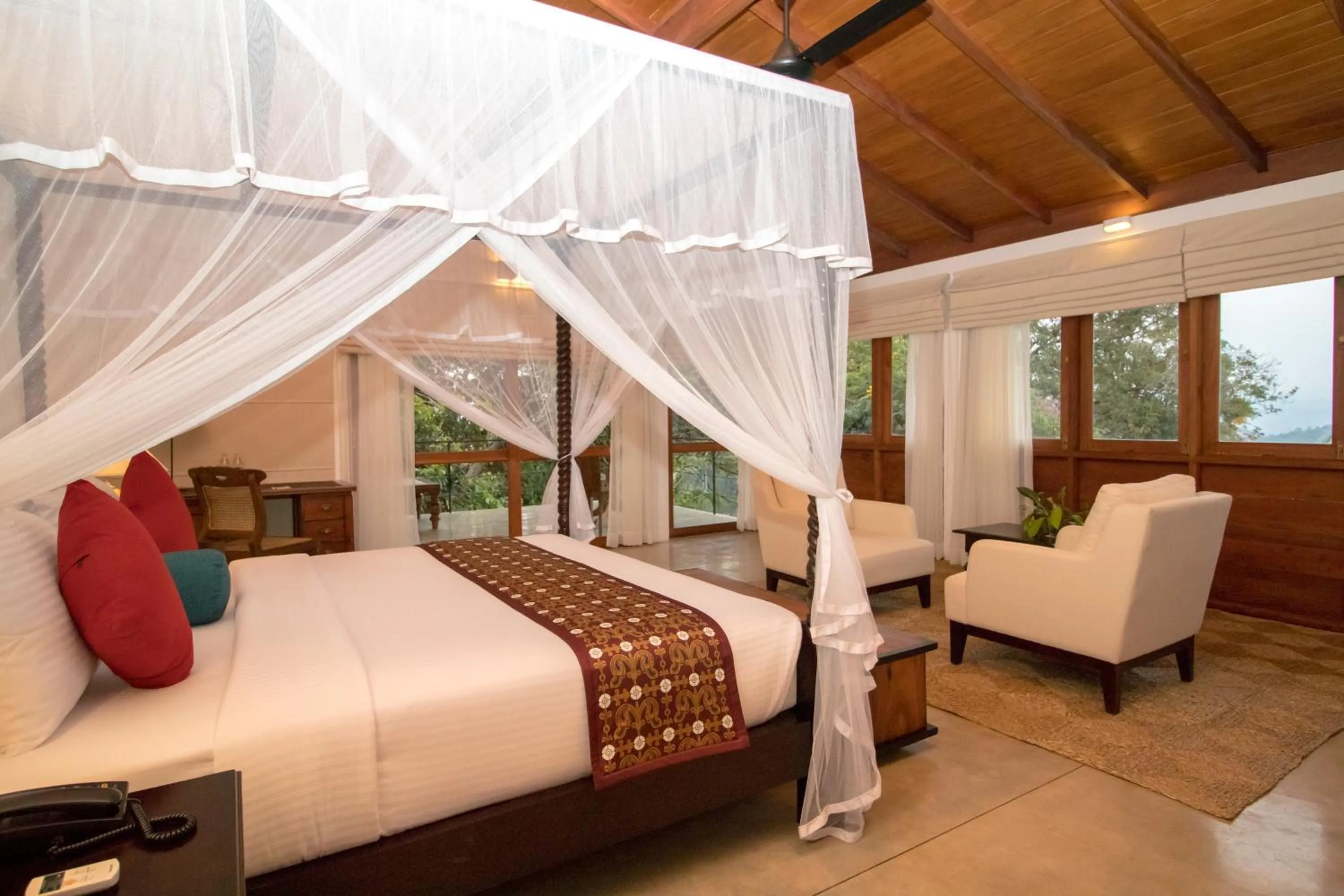 Bed in Kings Pavilion Luxury Hotel