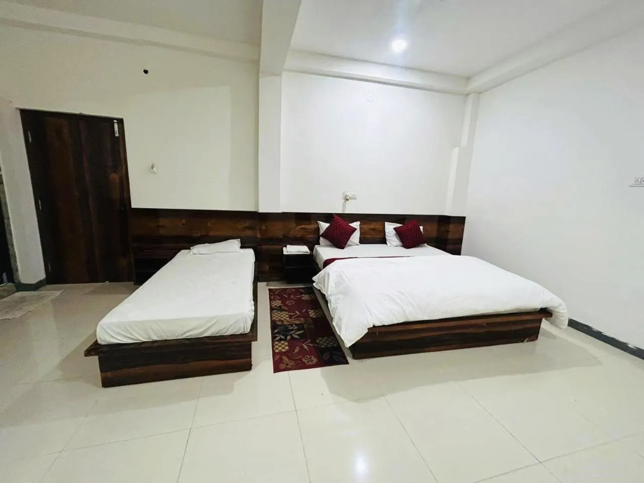 Coffee/tea facilities, Bed in Hotel Maurya Vihar Bodhgaya