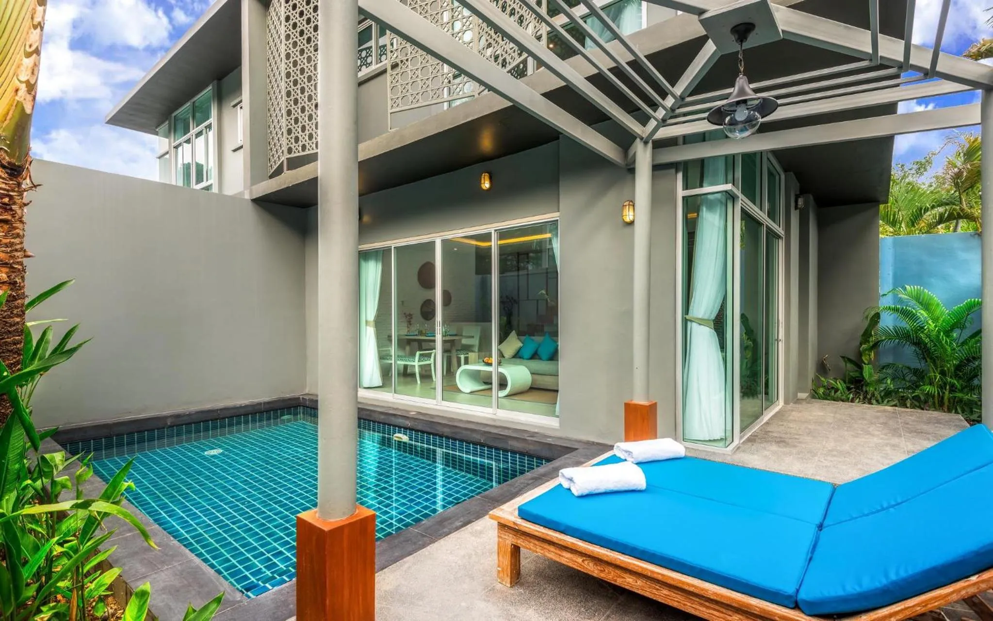 Swimming pool in Villa Sonata Phuket