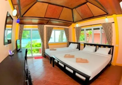 Bed in Phi Phi View Point Resort