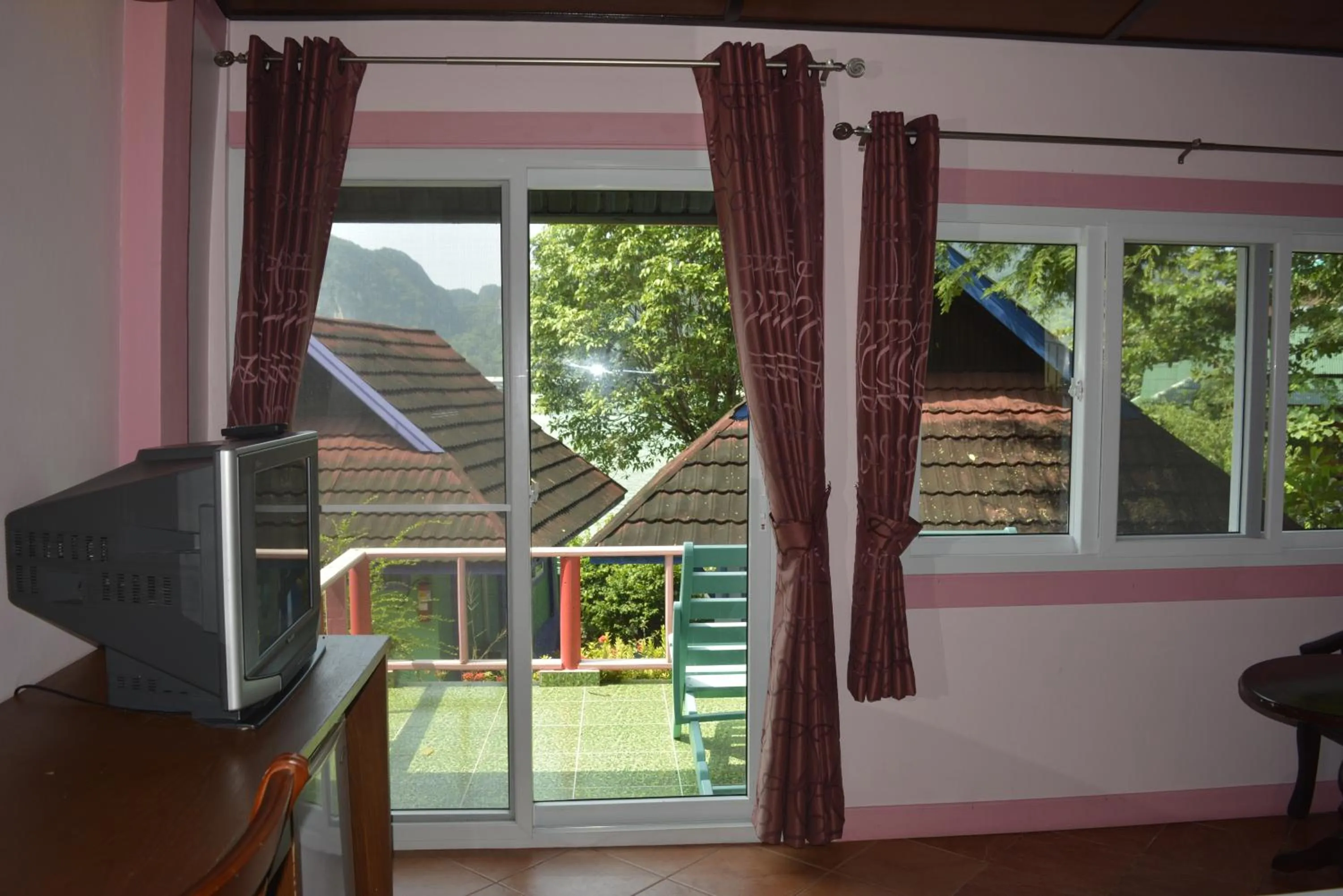 TV and multimedia in Phi Phi View Point Resort