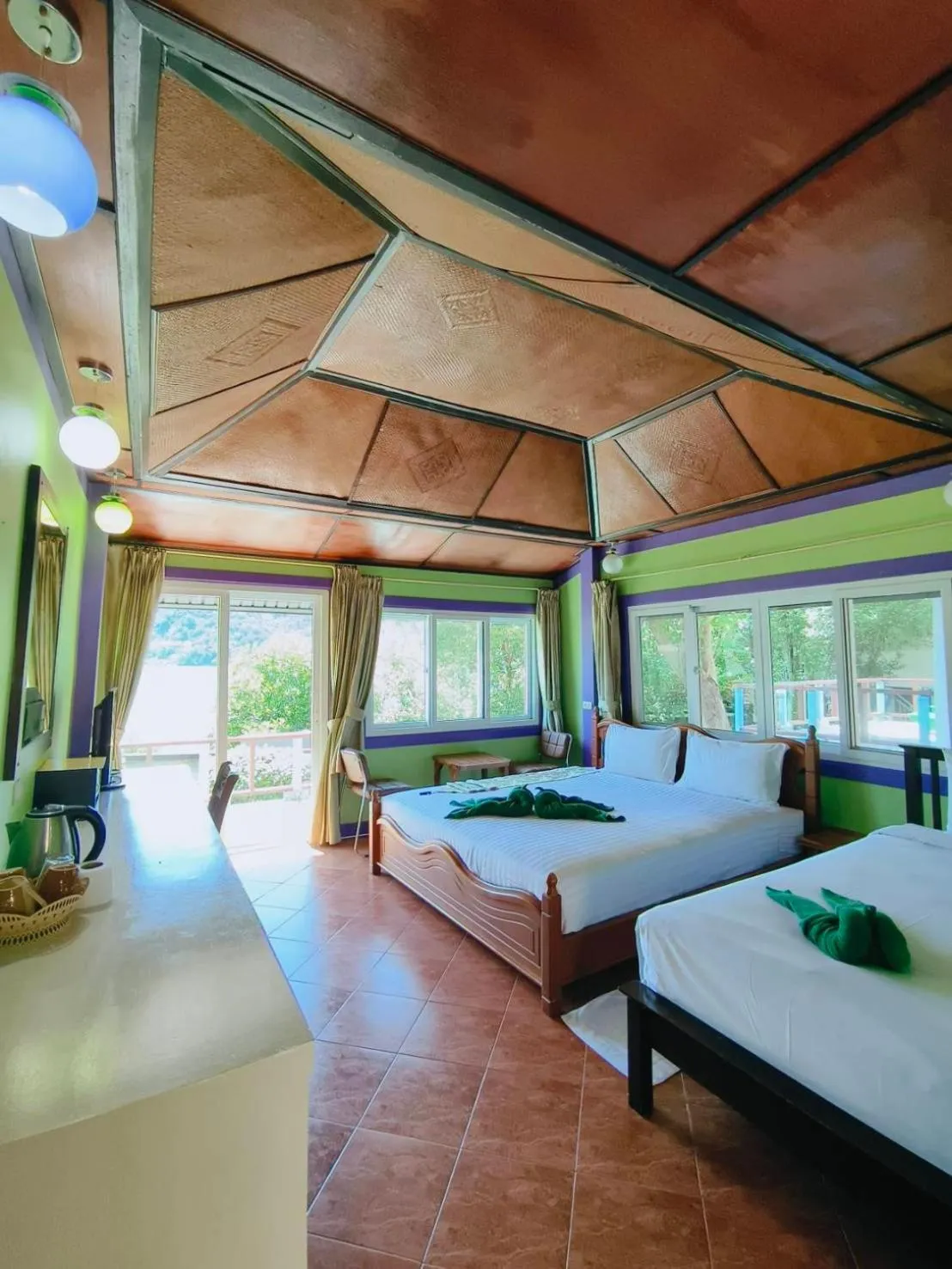 Bed in Phi Phi View Point Resort