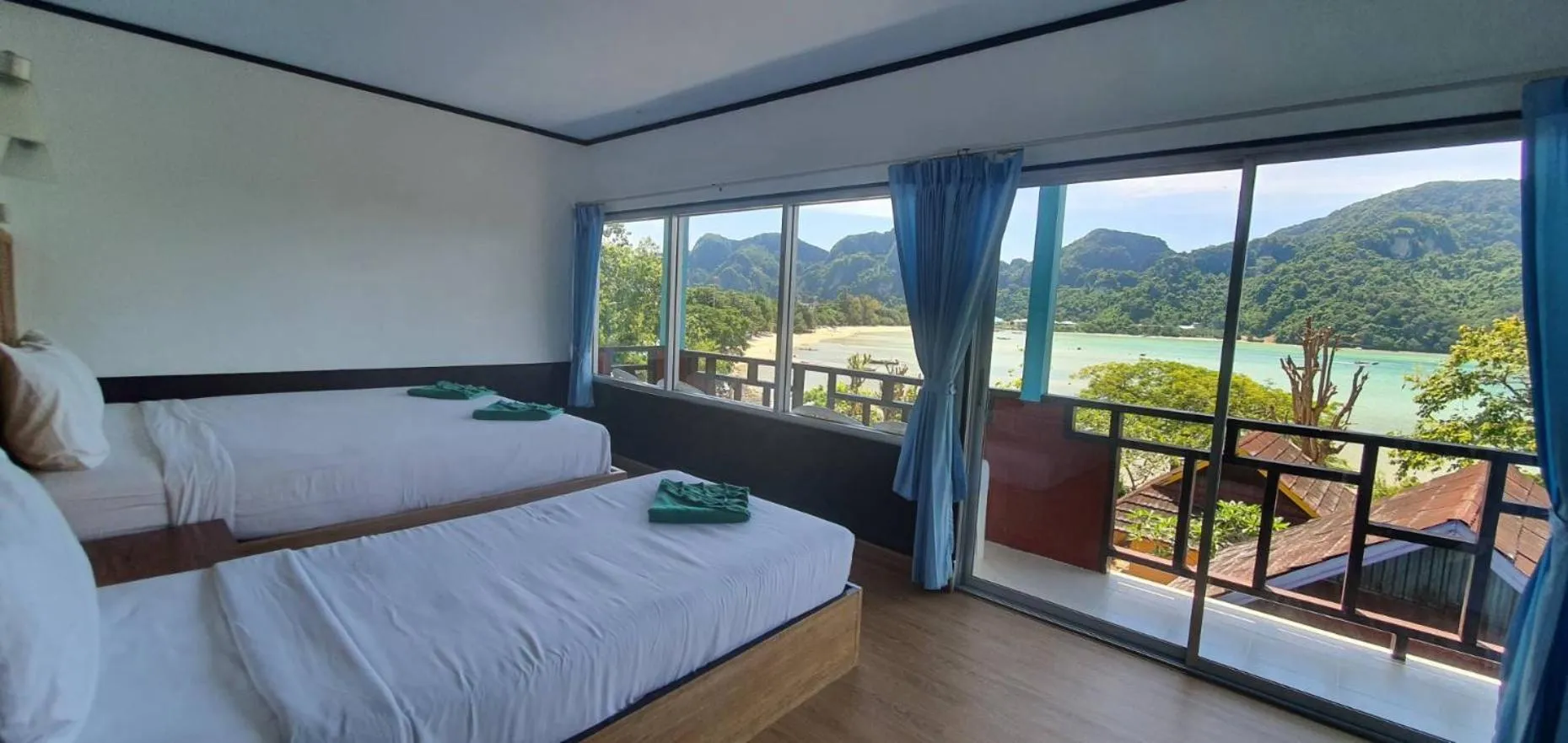 Bed in Phi Phi View Point Resort