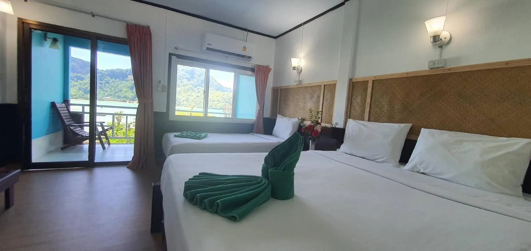 Bed in Phi Phi View Point Resort