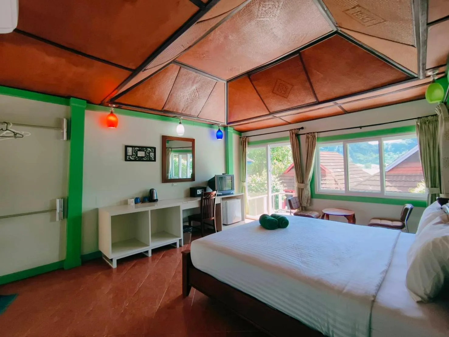 Bed in Phi Phi View Point Resort