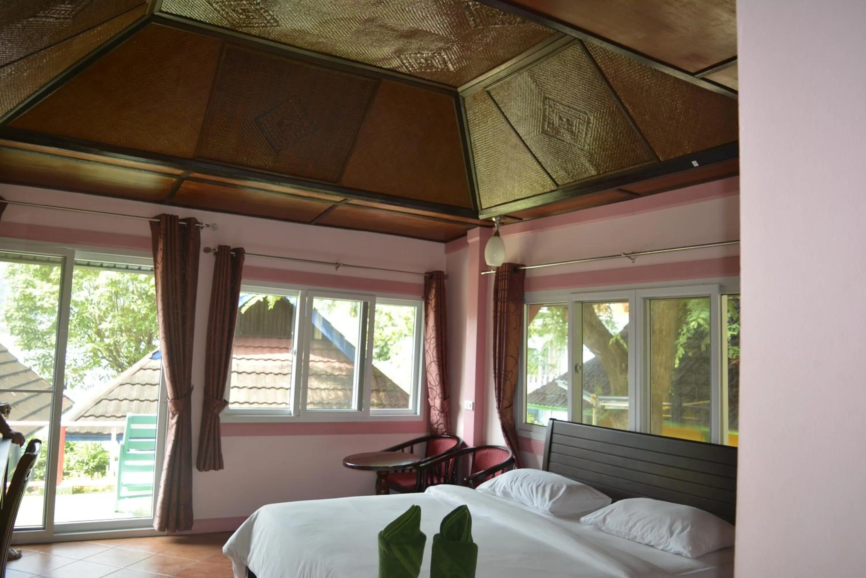 Bed in Phi Phi View Point Resort