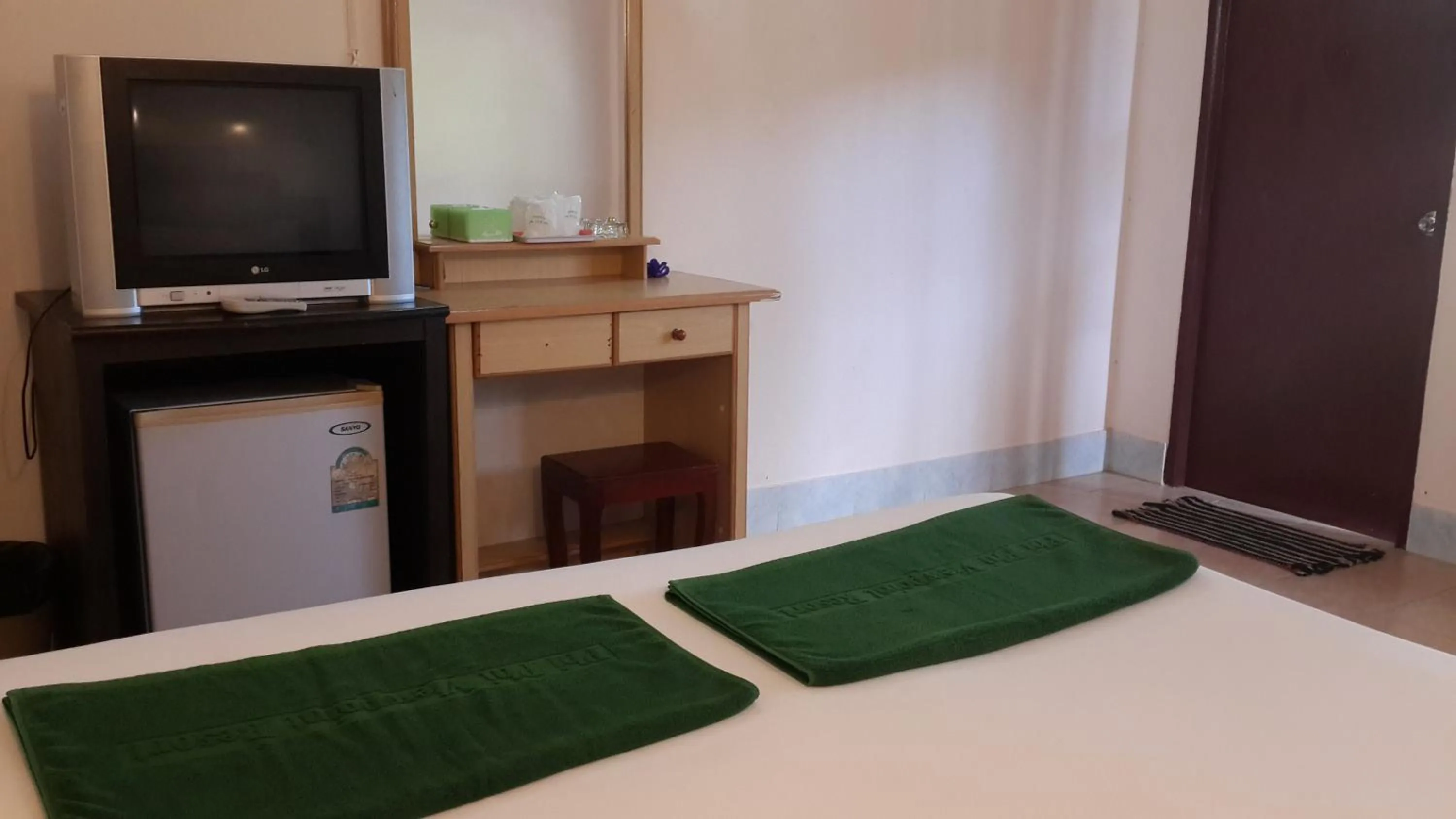 Bed in Phi Phi View Point Resort