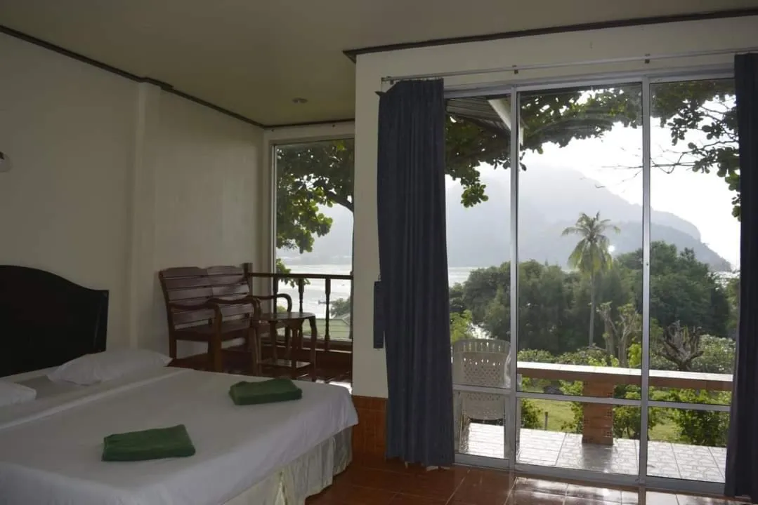 Bed in Phi Phi View Point Resort