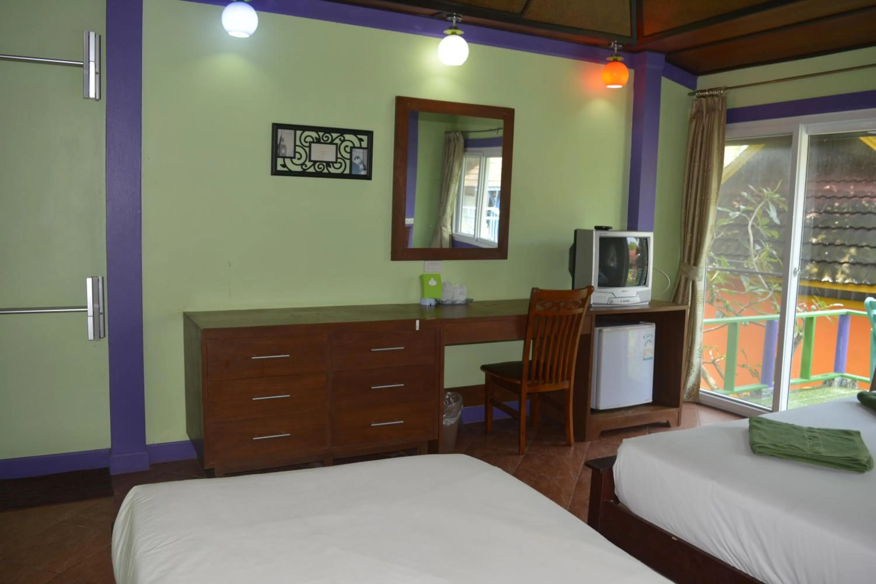 Bedroom, Bed in Phi Phi View Point Resort