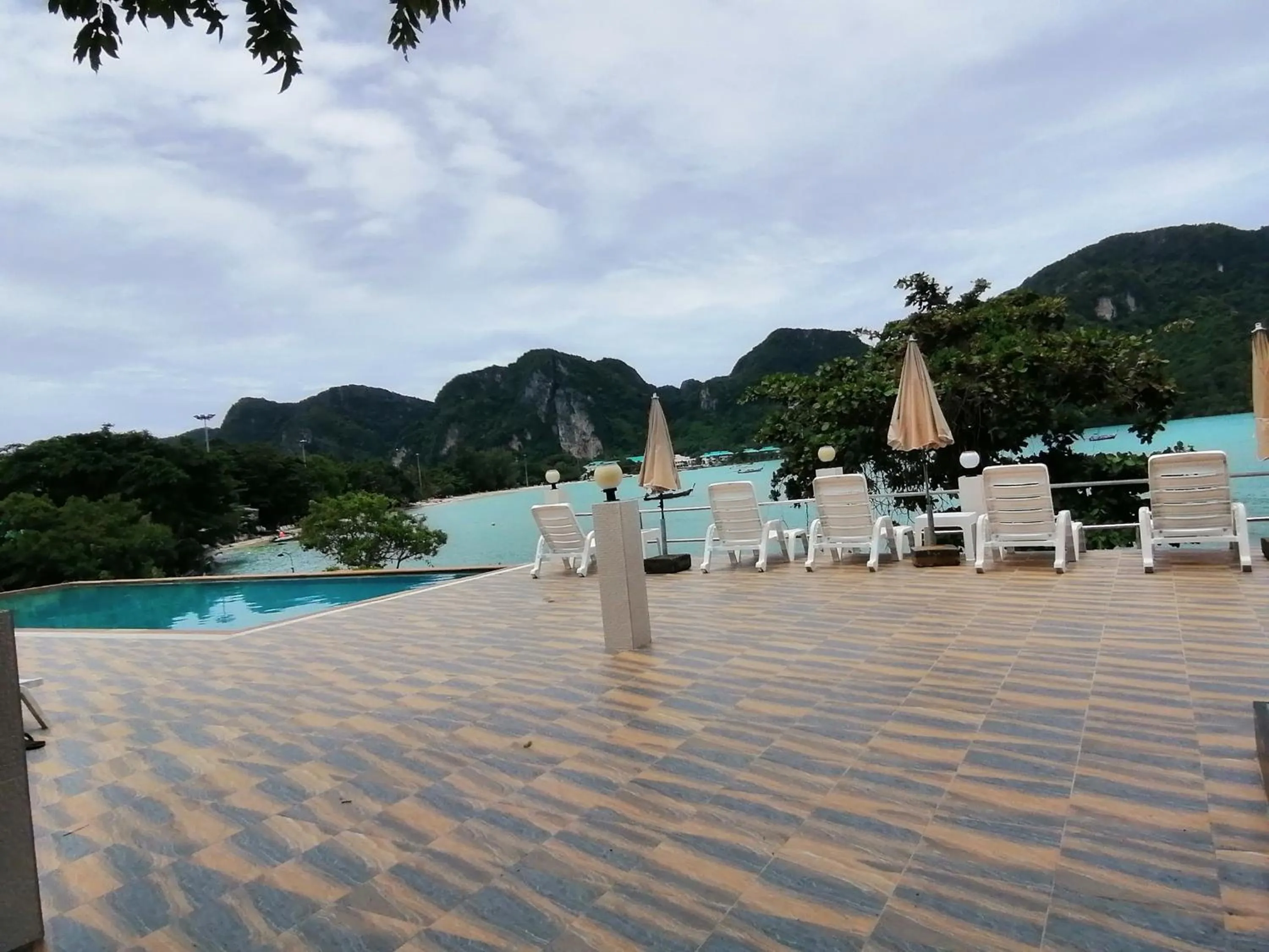 Swimming pool in Phi Phi View Point Resort