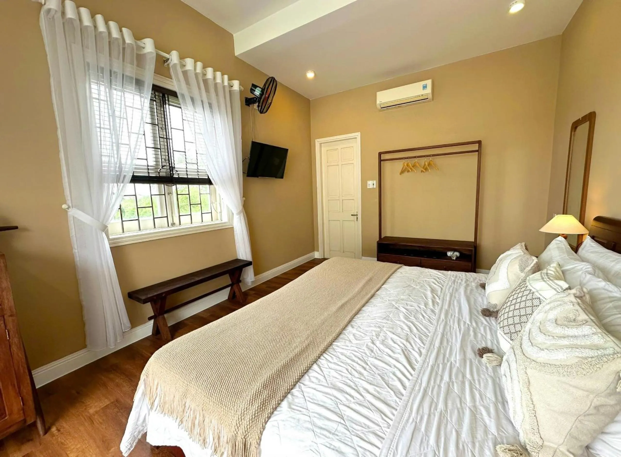 Bed in Fullhouse Hoian