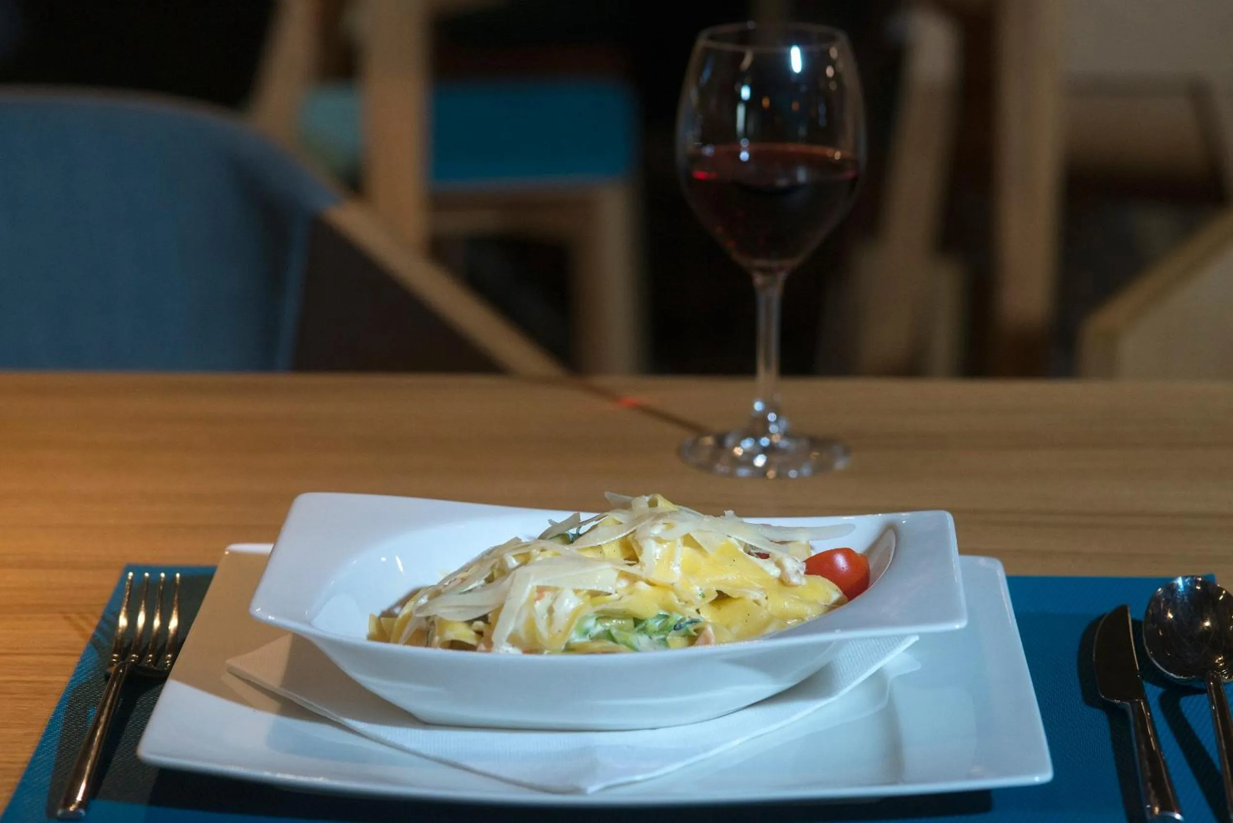 Food and drinks in Hotel Sana