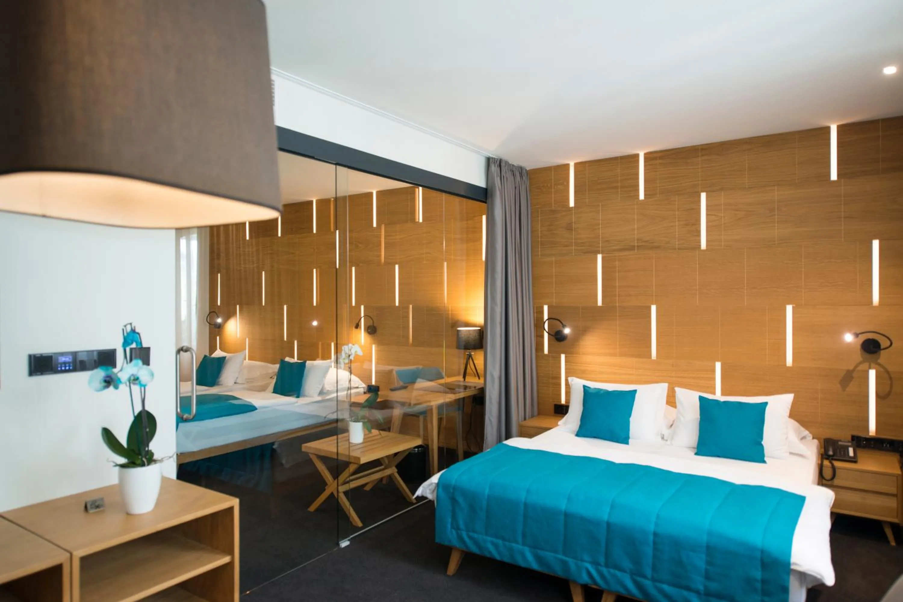 Bedroom, Bed in Hotel Sana