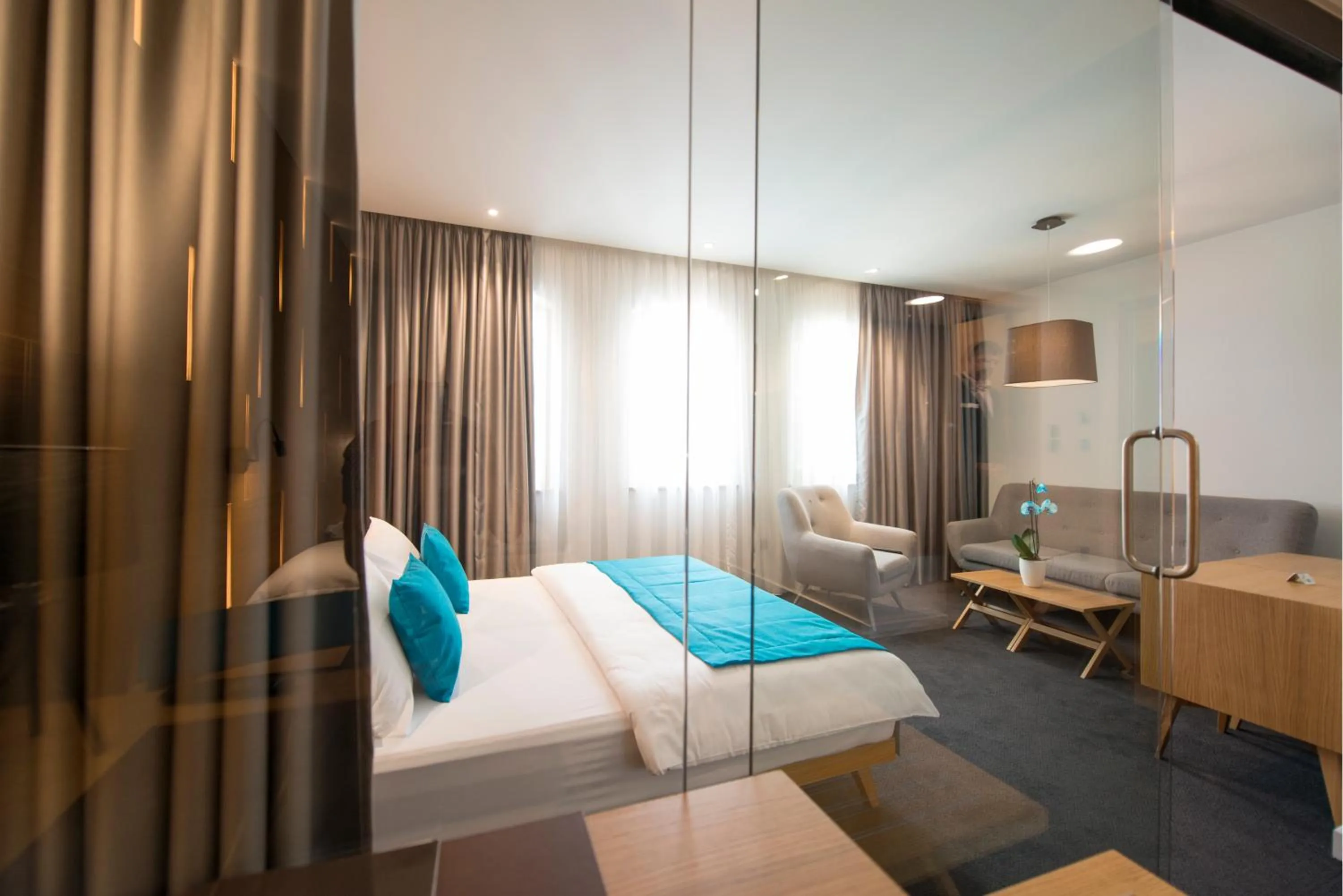 Photo of the whole room, Bed in Hotel Sana