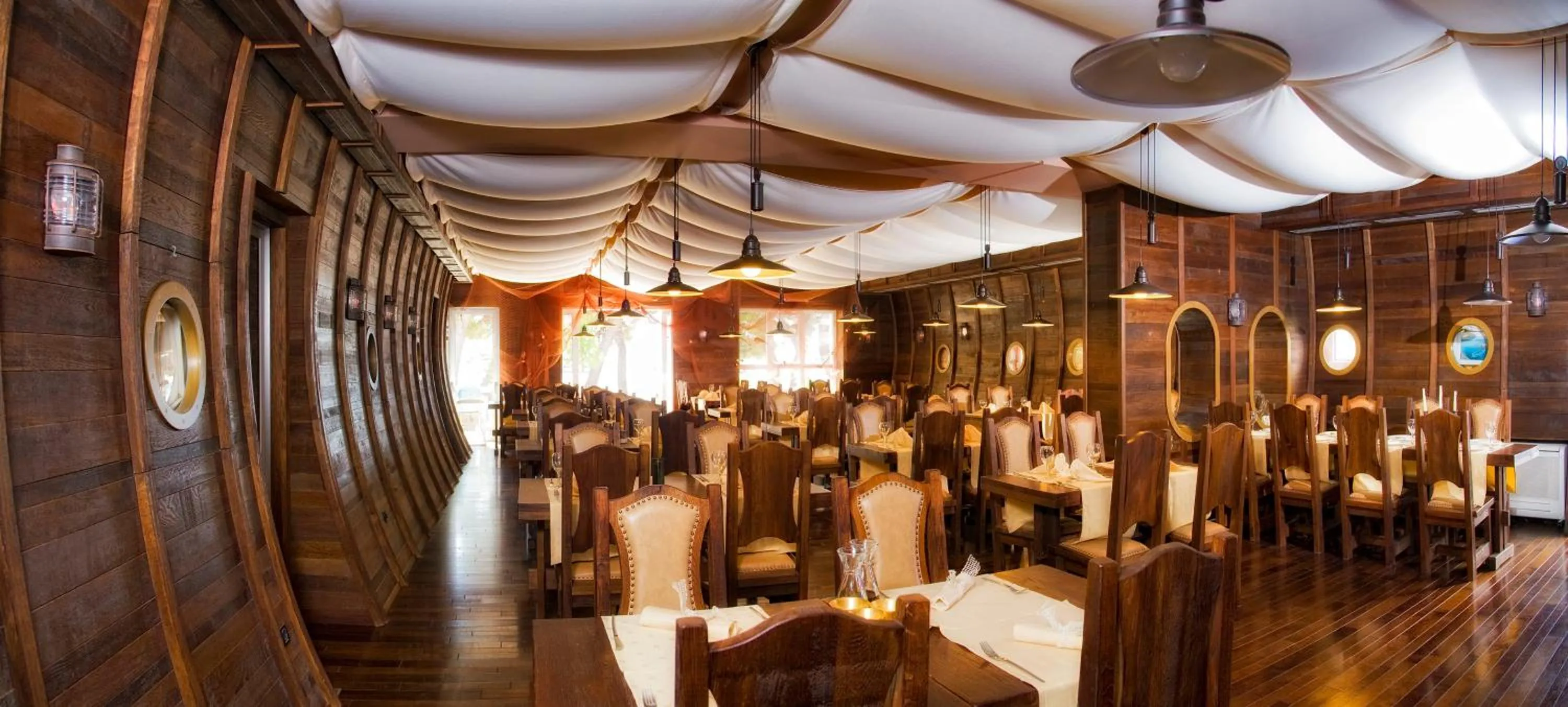 Restaurant/places to eat in Hotel Plaža