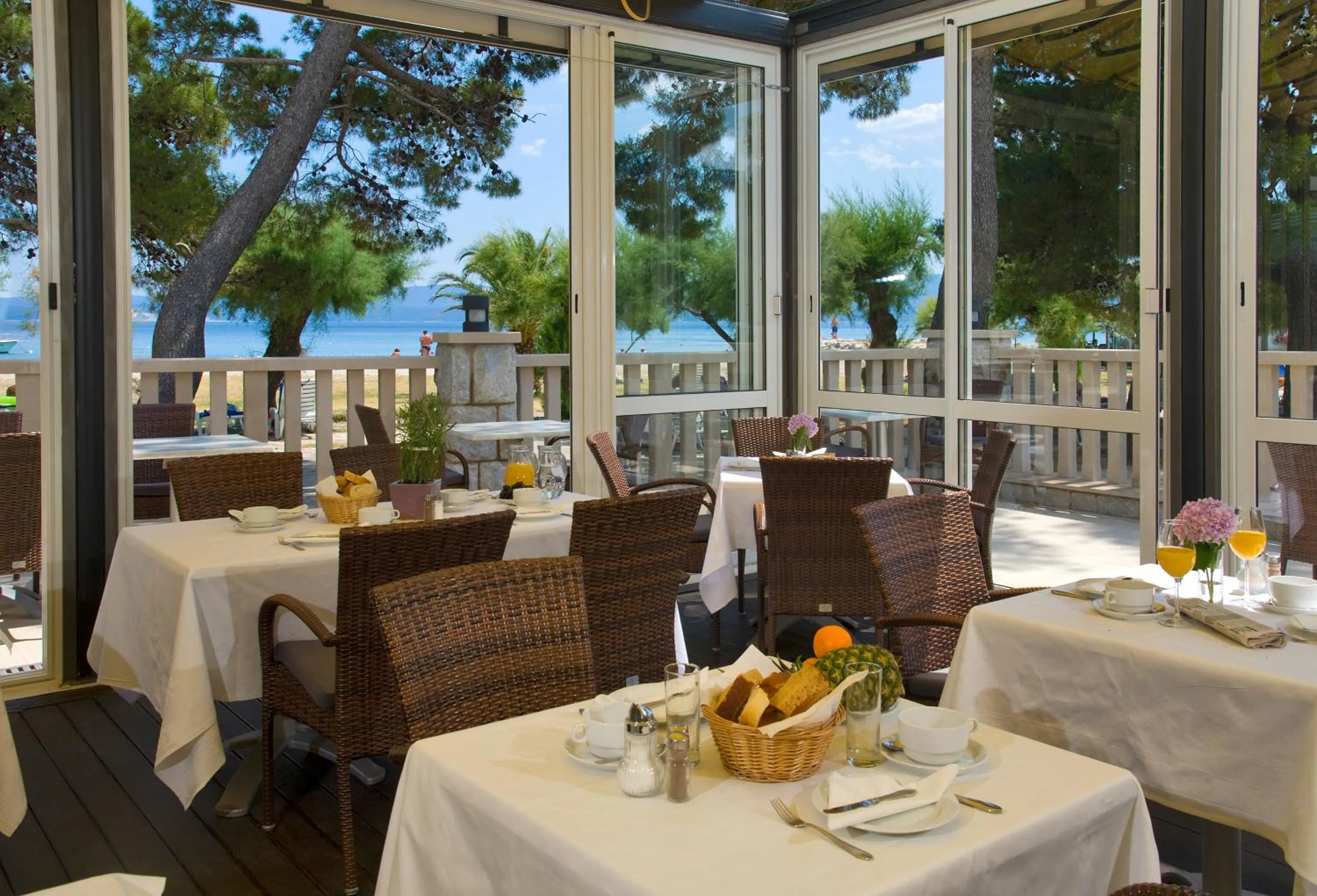 Restaurant/places to eat in Hotel Plaža