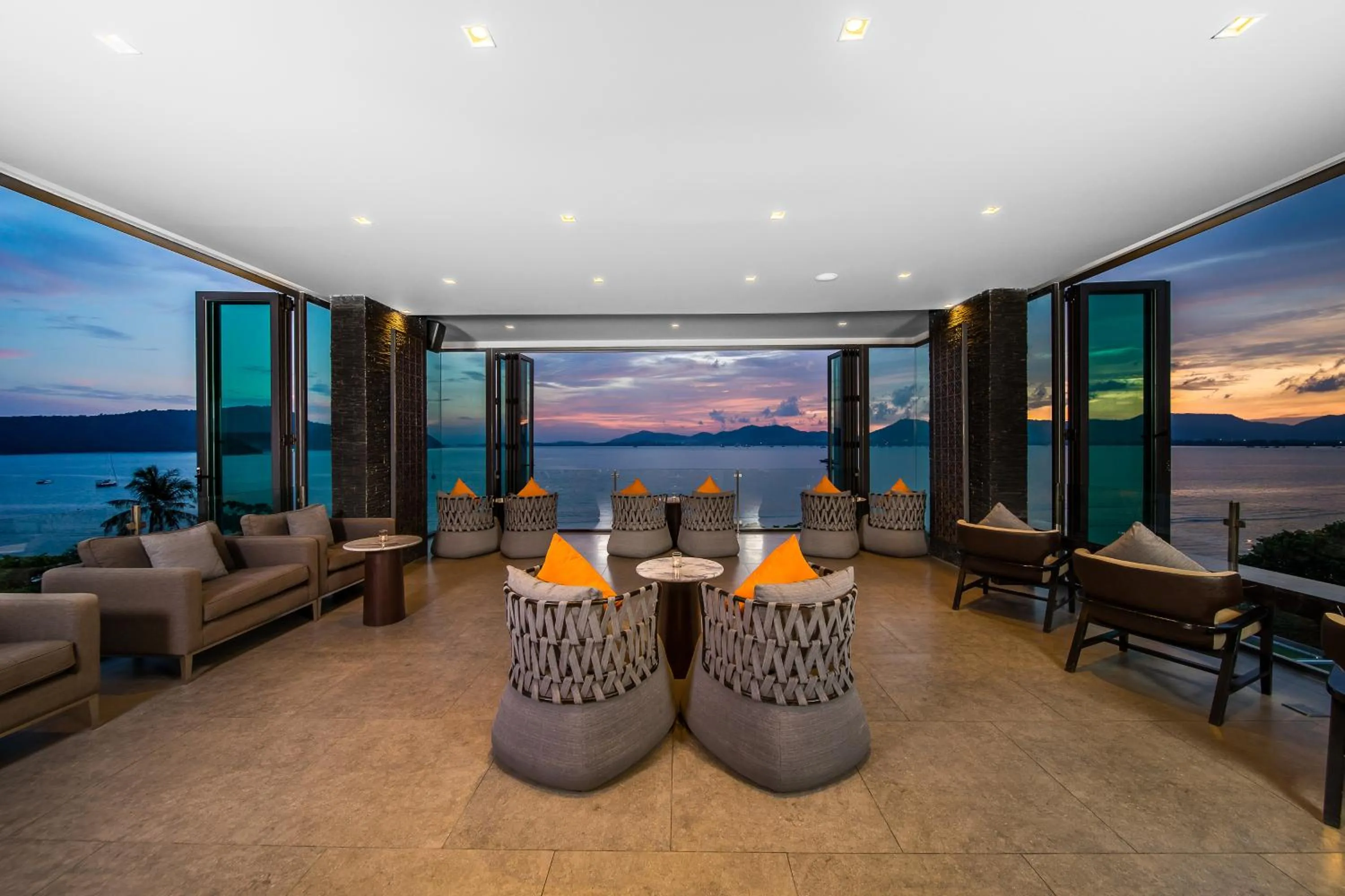 Lounge or bar in My Beach Resort Phuket, Panwa Beach