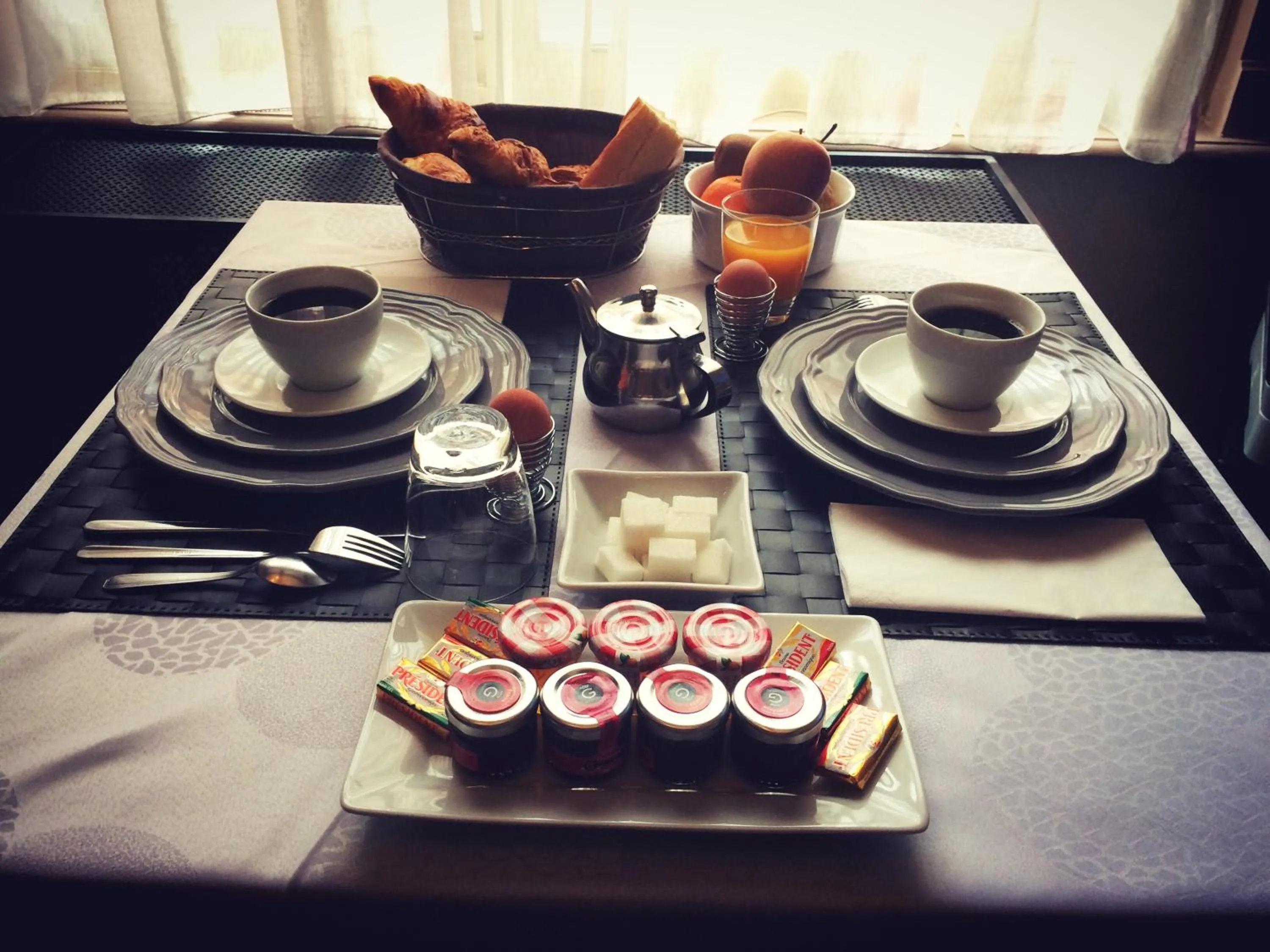 Dining area in Appart'hôtel et chambres Lens