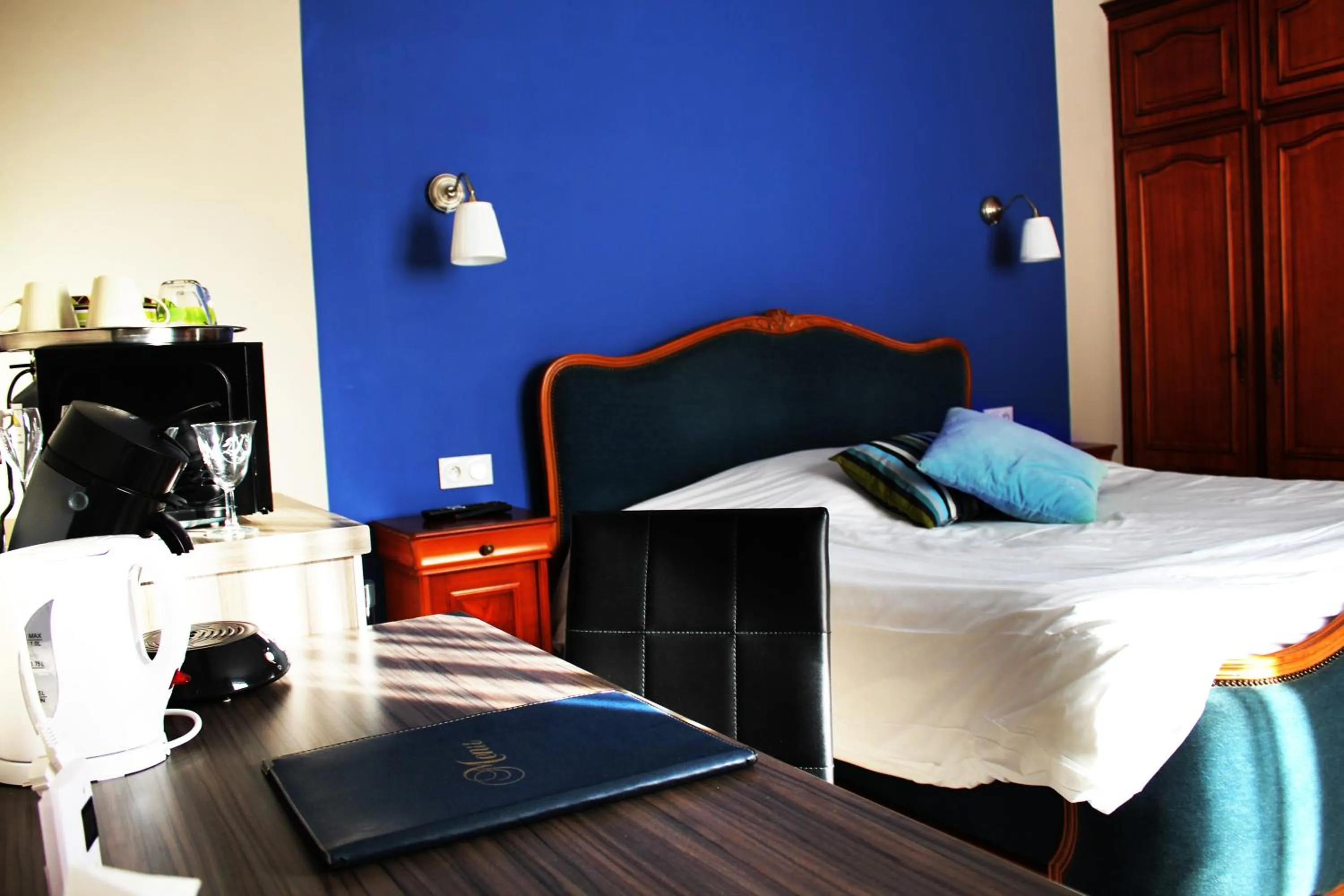 Photo of the whole room, Bed in Appart'hôtel et chambres Lens