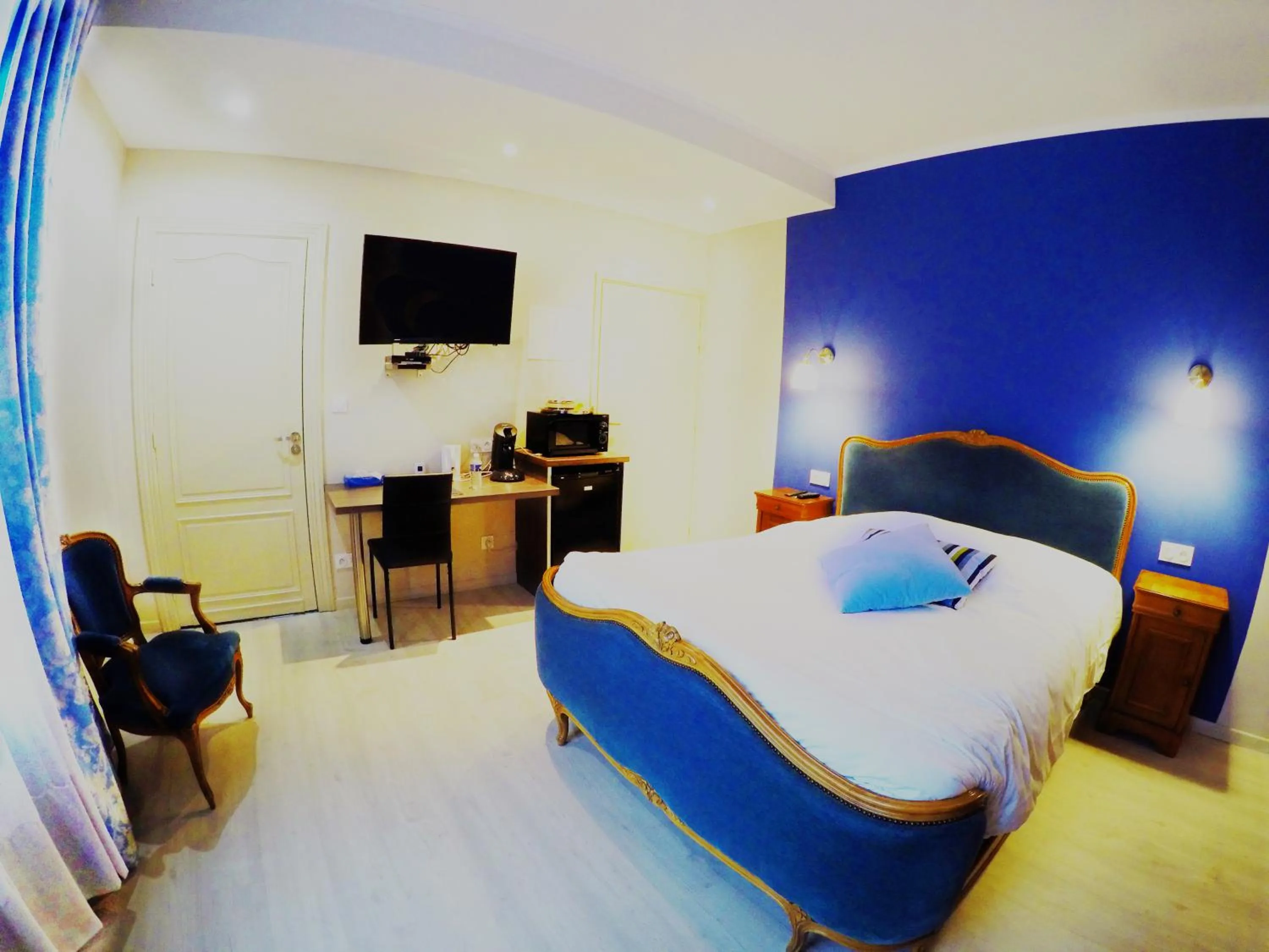 Photo of the whole room, Bed in Appart'hôtel et chambres Lens