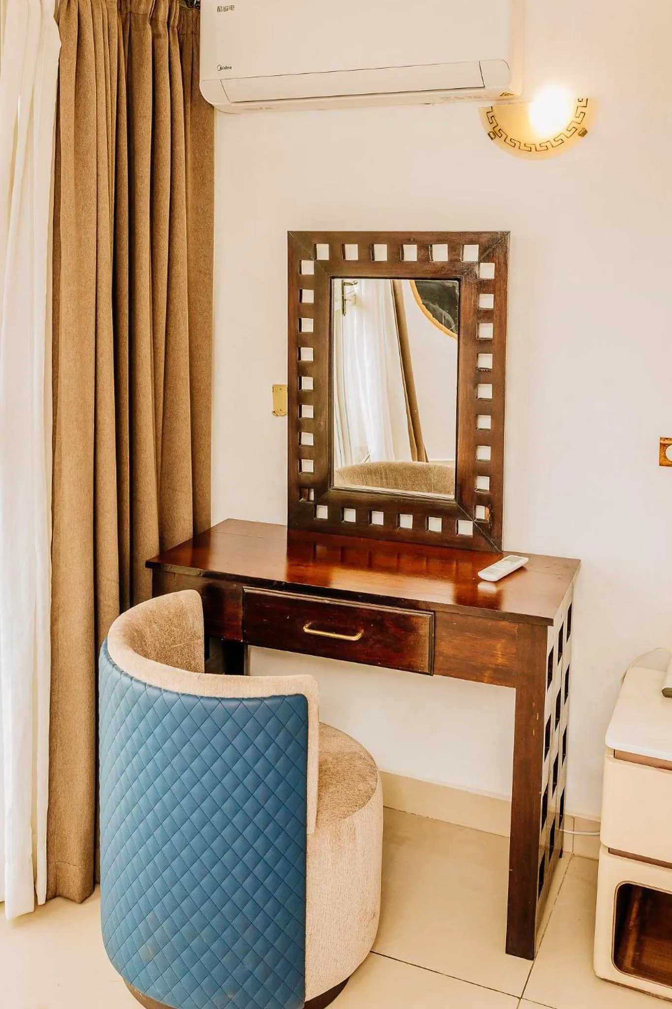 Property building in Hotel Safari Gate