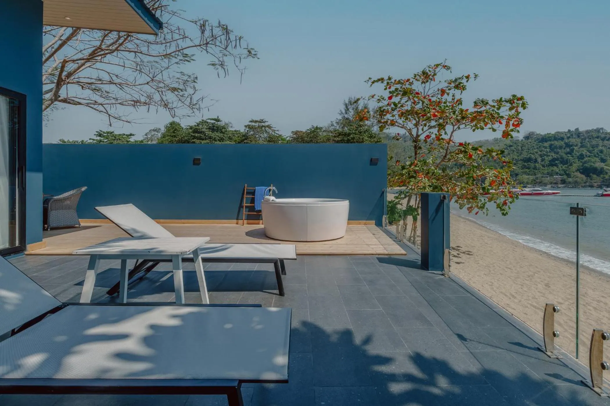 Balcony/Terrace in Hotel Tide Phuket Beachfront
