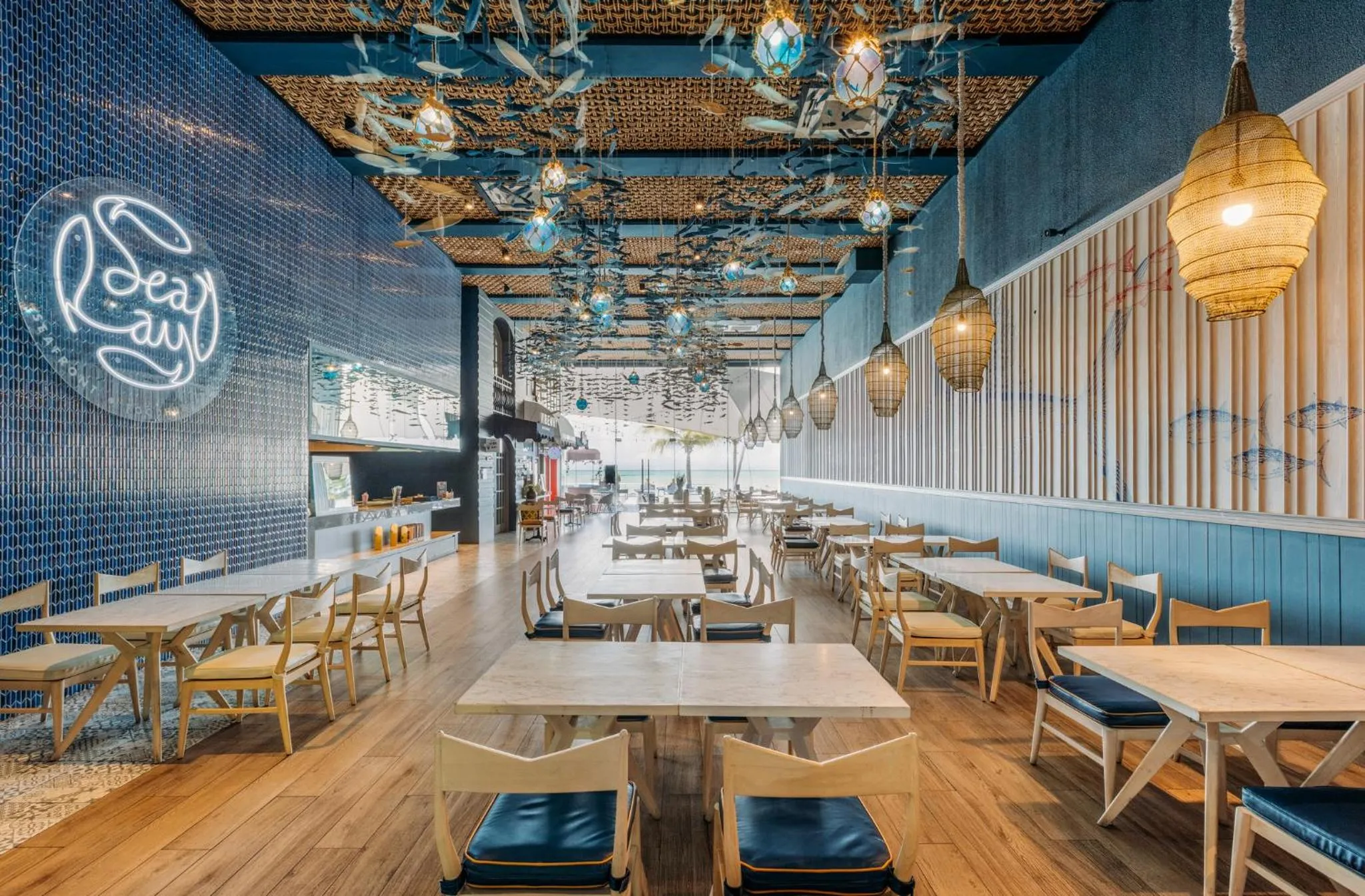 Restaurant/places to eat in Hotel Tide Phuket Beachfront